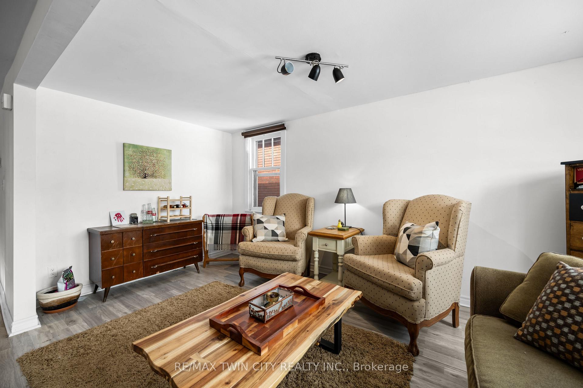 Photo 4 of 727 Tate Avenue, Hamilton, Parkview — HOMEH