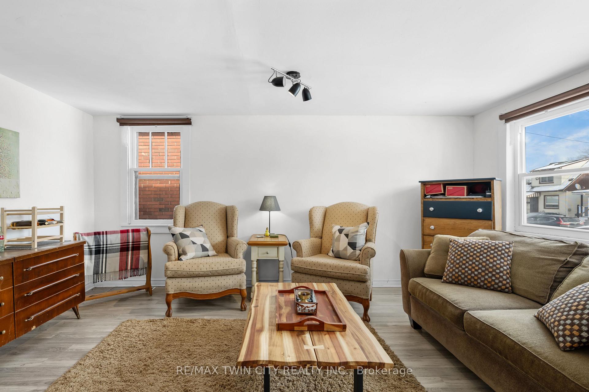 Photo 5 of 727 Tate Avenue, Hamilton, Parkview — HOMEH