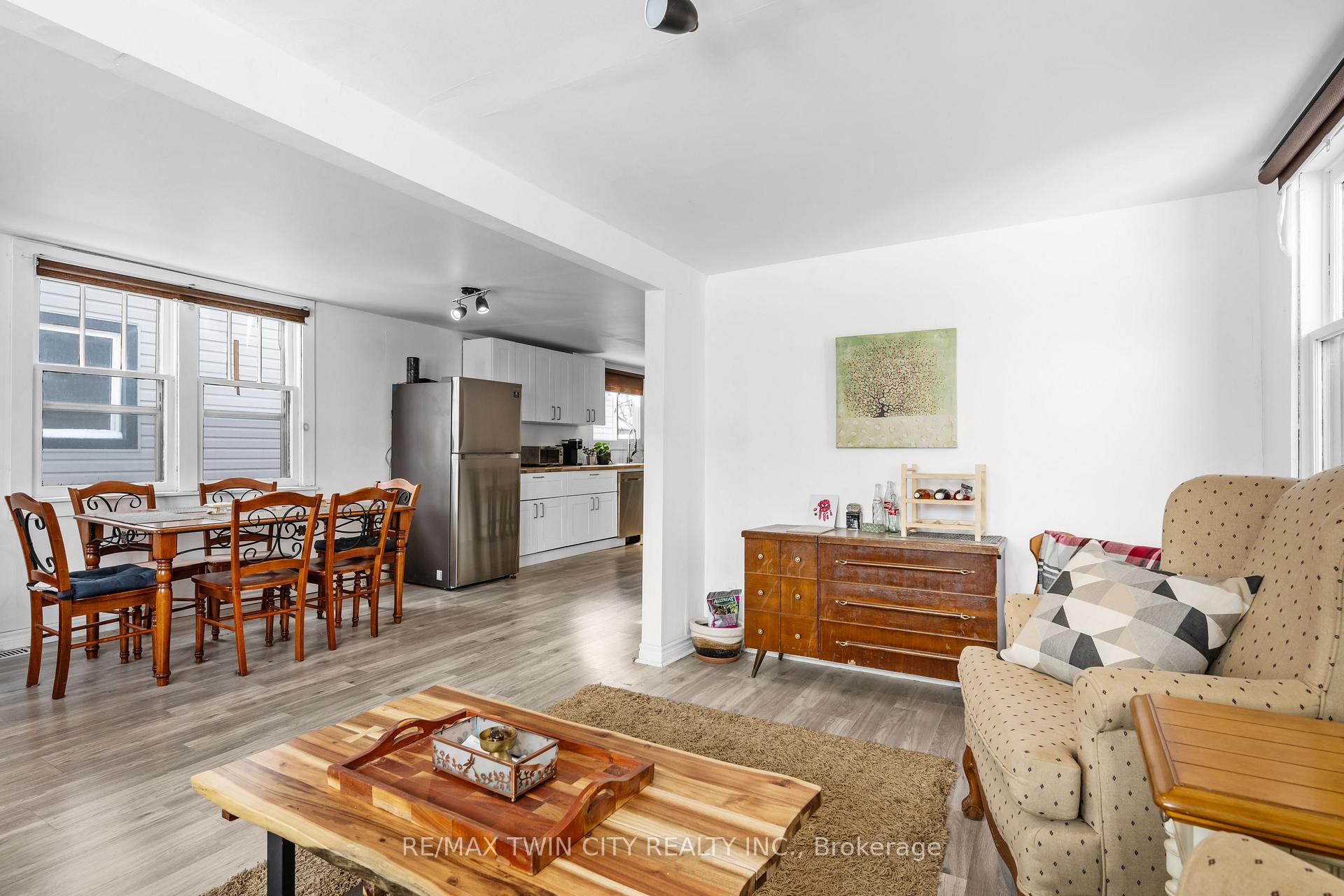 Photo 6 of 727 Tate Avenue, Hamilton, Parkview — HOMEH