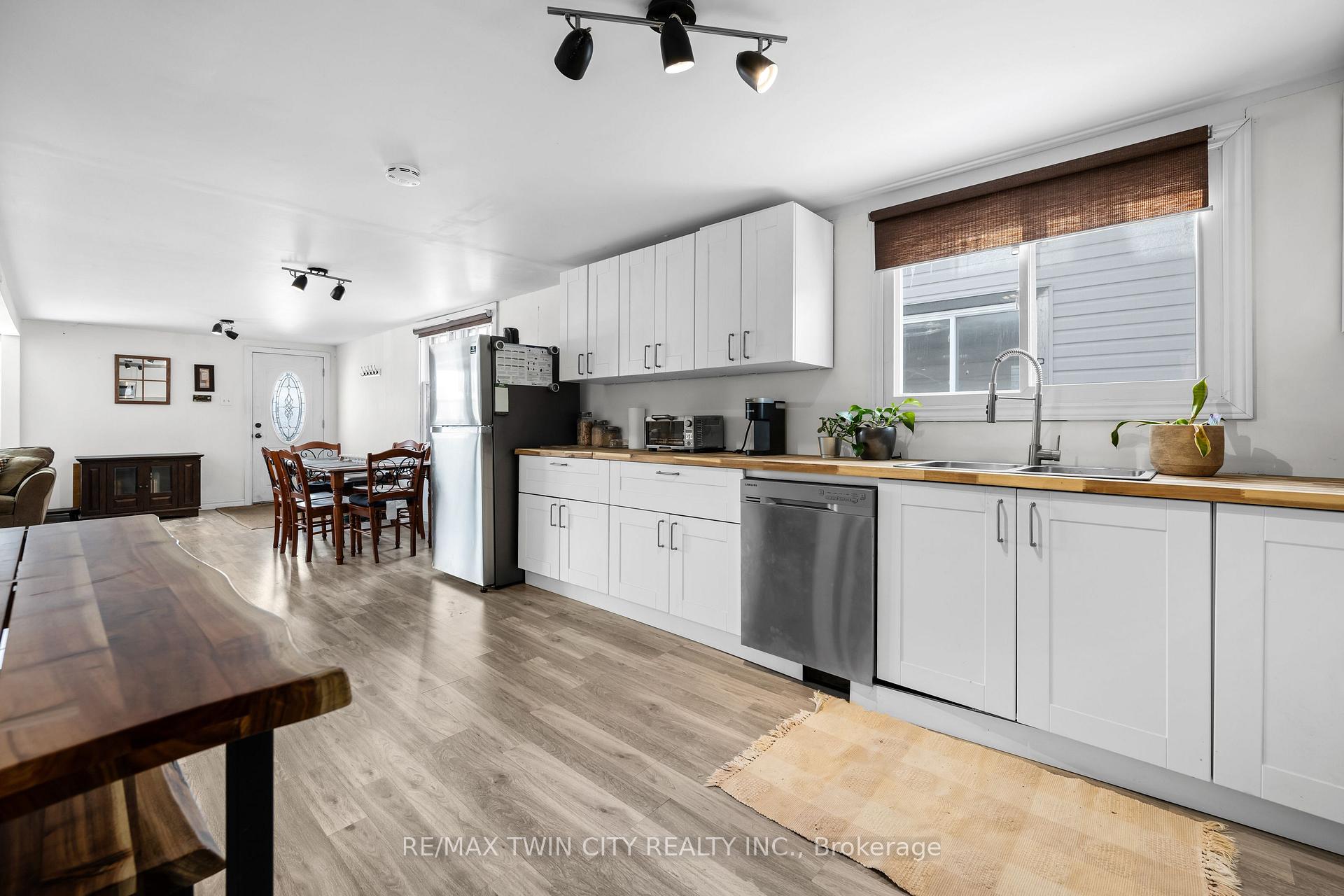 Photo 9 of 727 Tate Avenue, Hamilton, Parkview — HOMEH