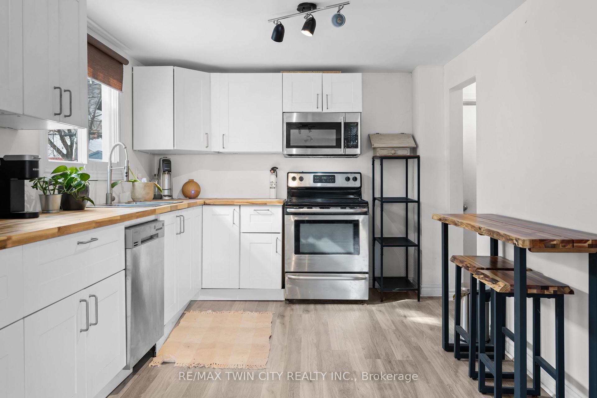 Photo 11 of 727 Tate Avenue, Hamilton, Parkview — HOMEH