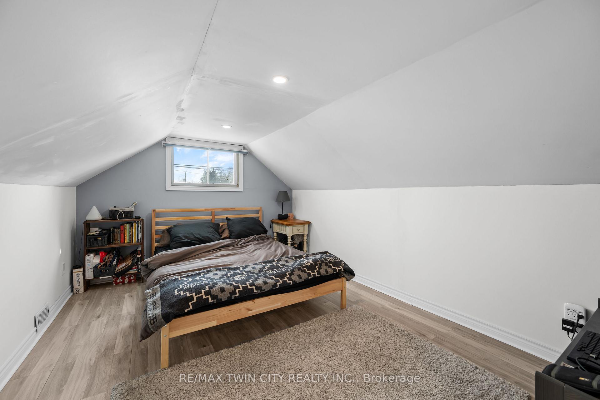 Photo 15 of 727 Tate Avenue, Hamilton, Parkview — HOMEH