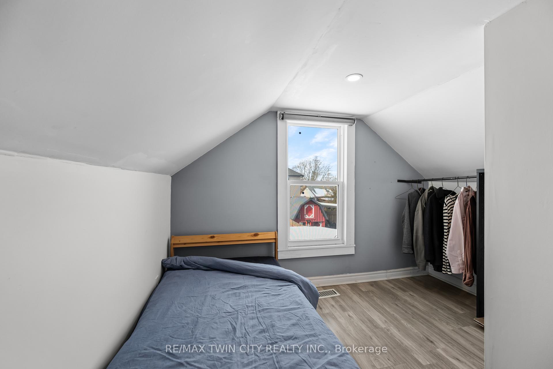 Photo 16 of 727 Tate Avenue, Hamilton, Parkview — HOMEH