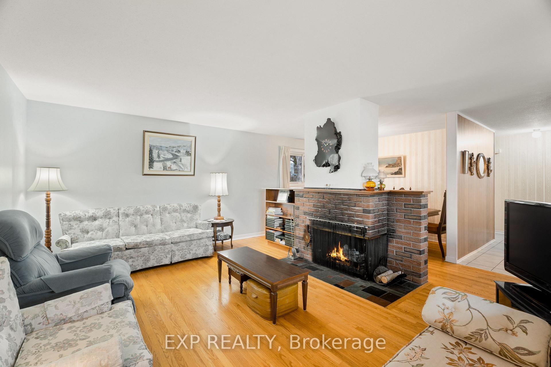Photo 8 of 1233 Meadowlands Drive E, Ottawa, City View/Skyline/Fisher Heights/Parkwood Hills — HOMEH