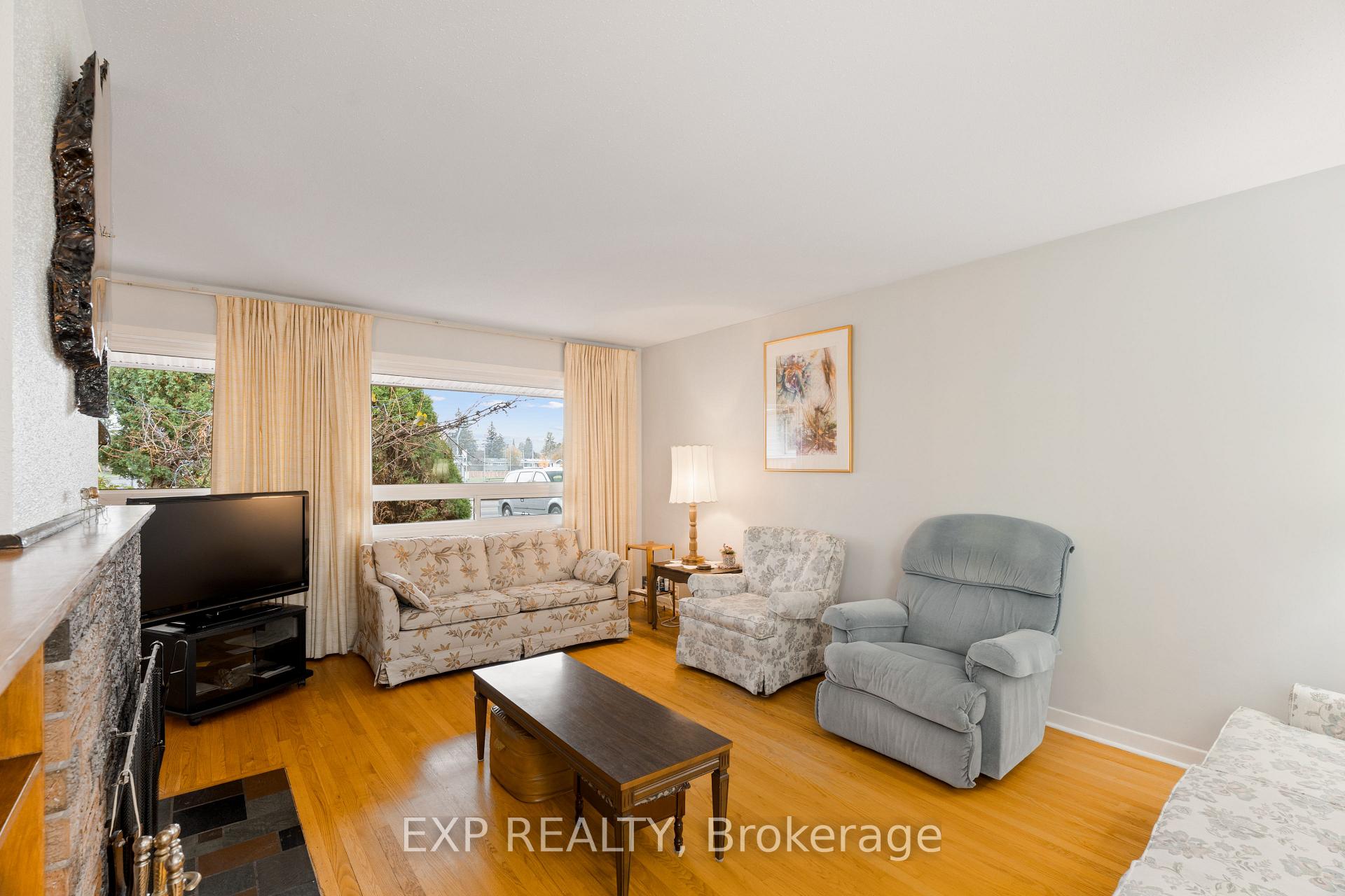 Photo 9 of 1233 Meadowlands Drive E, Ottawa, City View/Skyline/Fisher Heights/Parkwood Hills — HOMEH