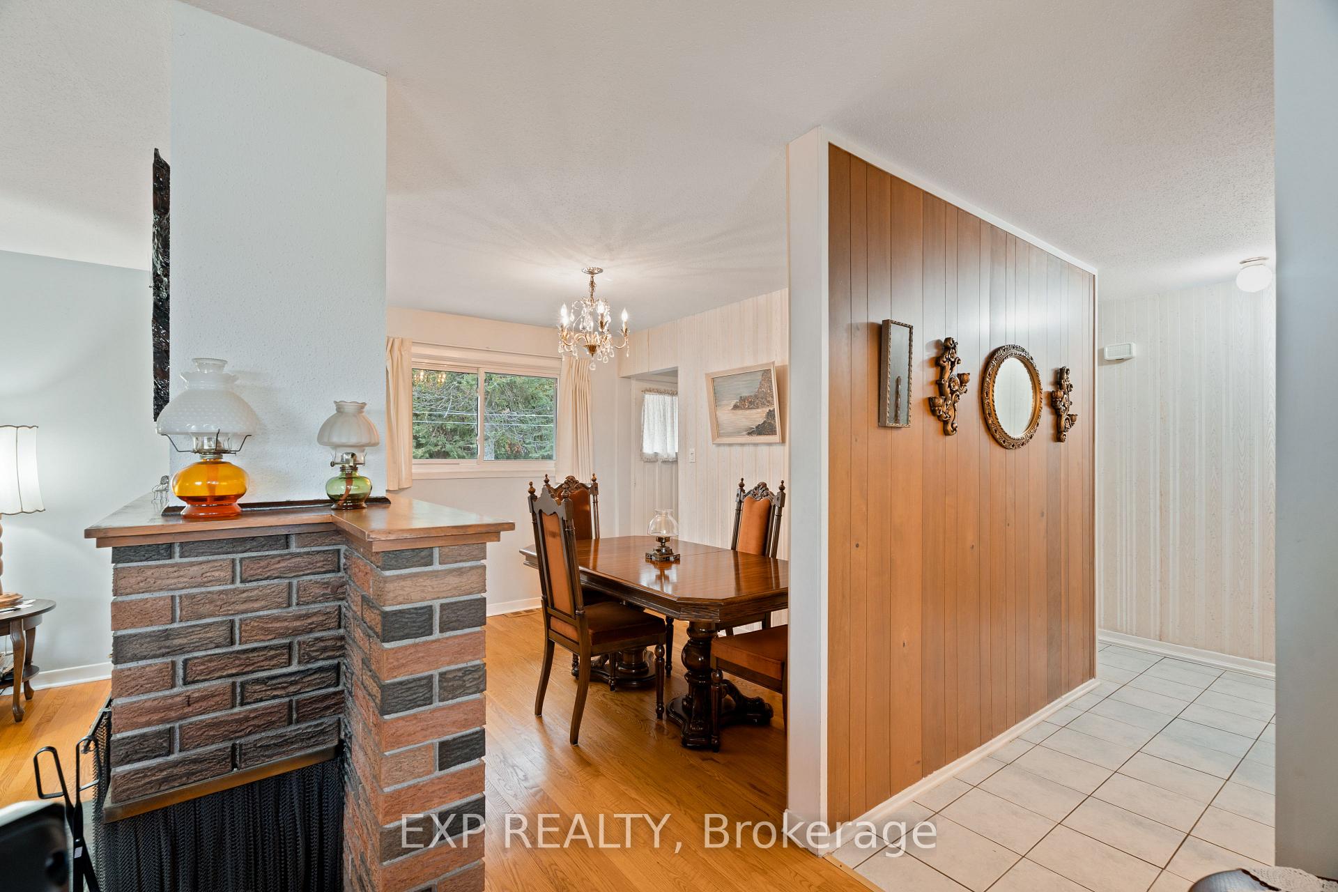 Photo 14 of 1233 Meadowlands Drive E, Ottawa, City View/Skyline/Fisher Heights/Parkwood Hills — HOMEH