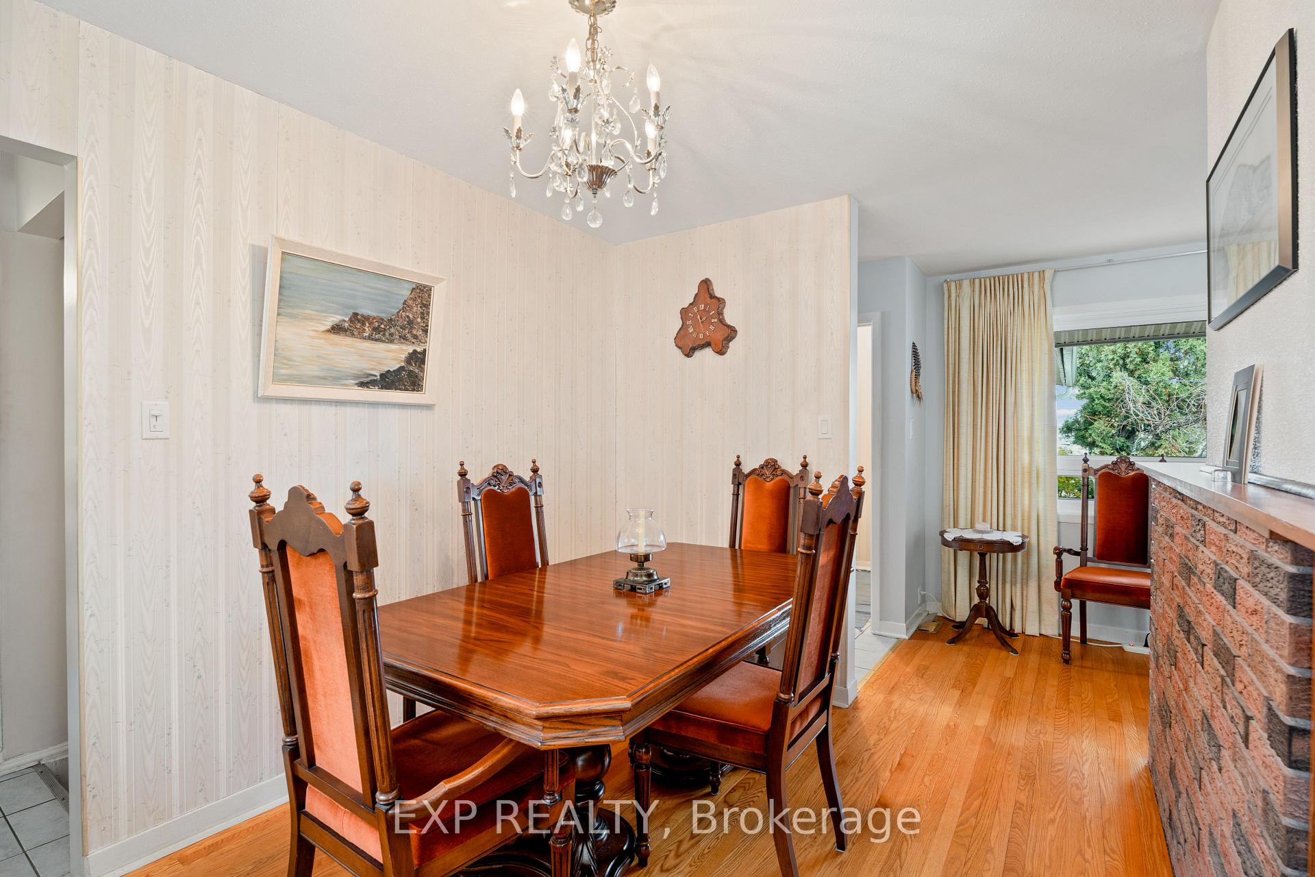 Photo 11 of 1233 Meadowlands Drive E, Ottawa, City View/Skyline/Fisher Heights/Parkwood Hills — HOMEH