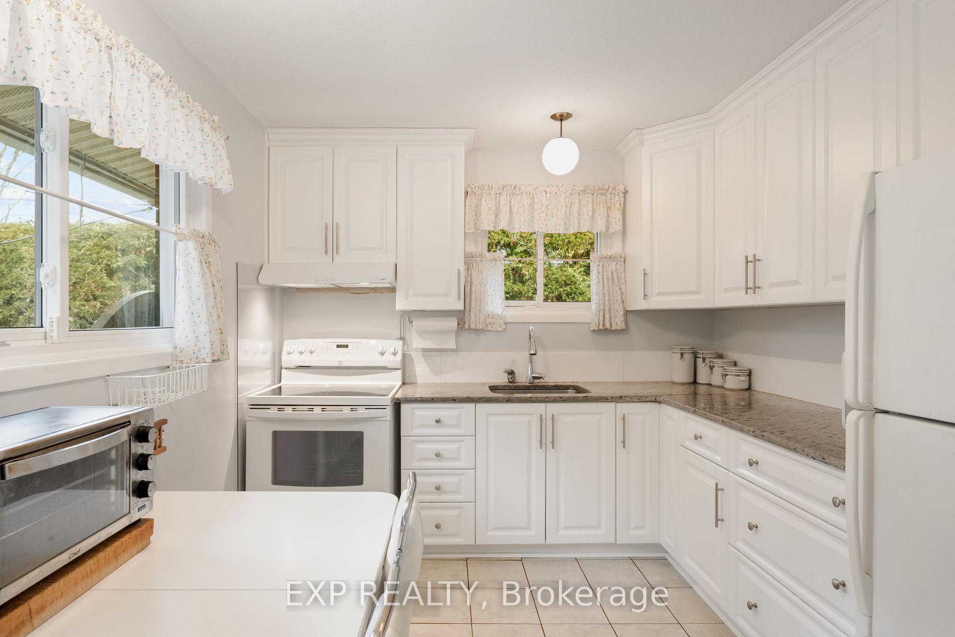 Photo 15 of 1233 Meadowlands Drive E, Ottawa, City View/Skyline/Fisher Heights/Parkwood Hills — HOMEH