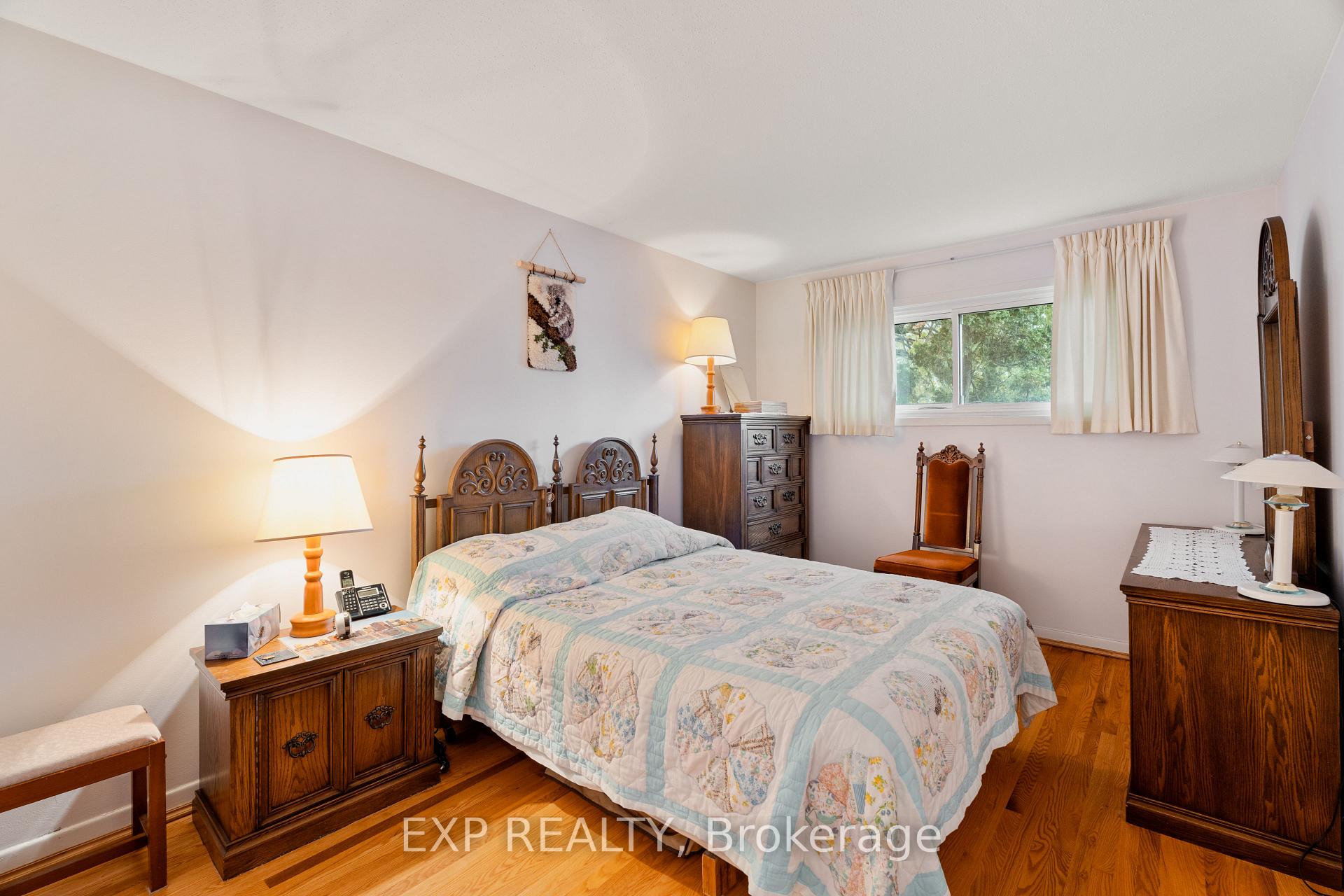 Photo 32 of 1233 Meadowlands Drive E, Ottawa, City View/Skyline/Fisher Heights/Parkwood Hills — HOMEH