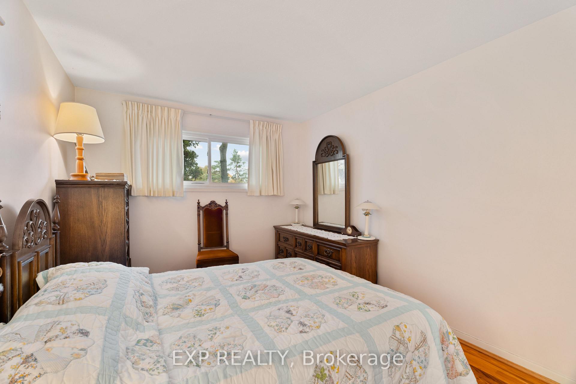 Photo 25 of 1233 Meadowlands Drive E, Ottawa, City View/Skyline/Fisher Heights/Parkwood Hills — HOMEH