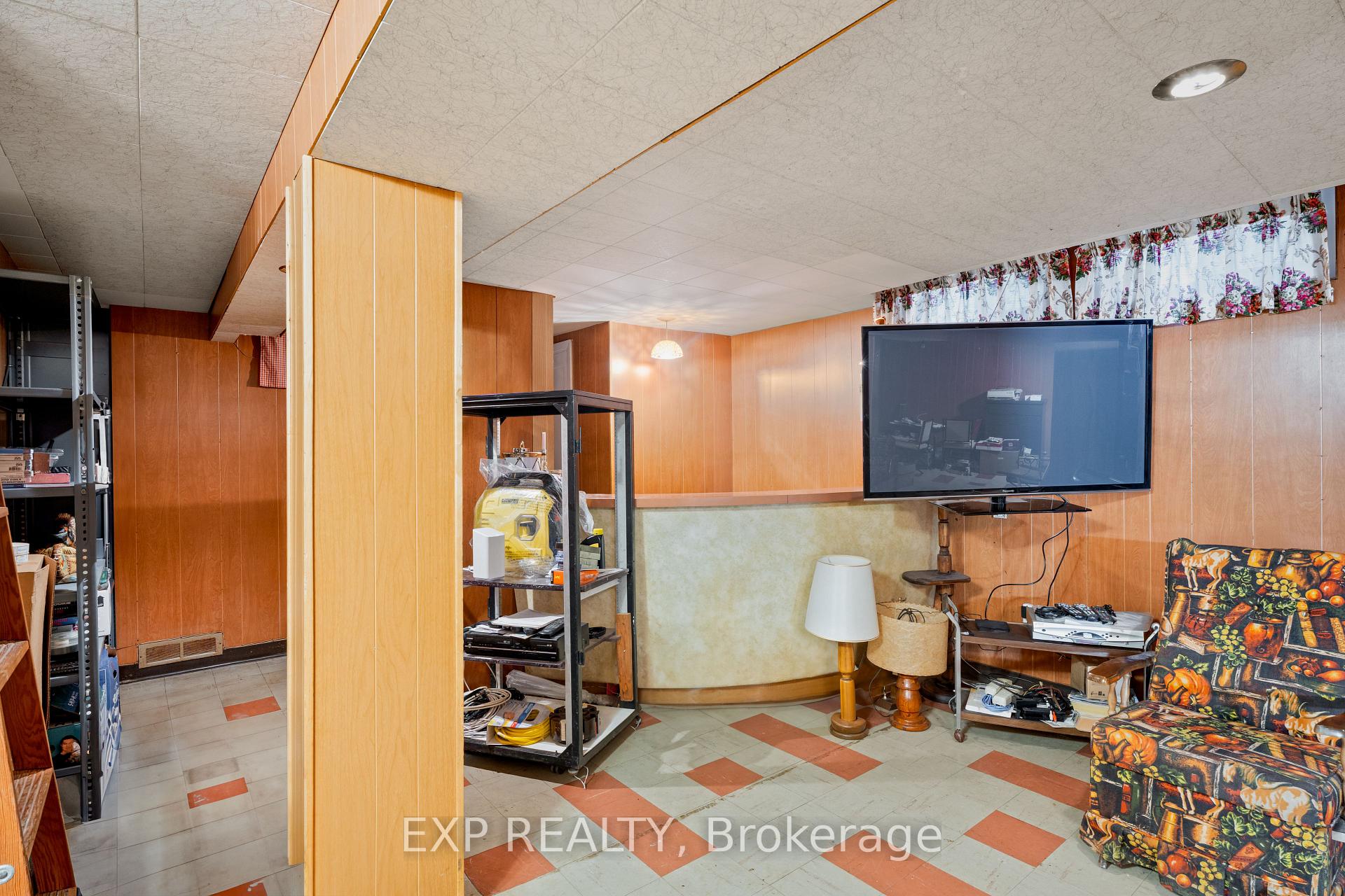 Photo 33 of 1233 Meadowlands Drive E, Ottawa, City View/Skyline/Fisher Heights/Parkwood Hills — HOMEH