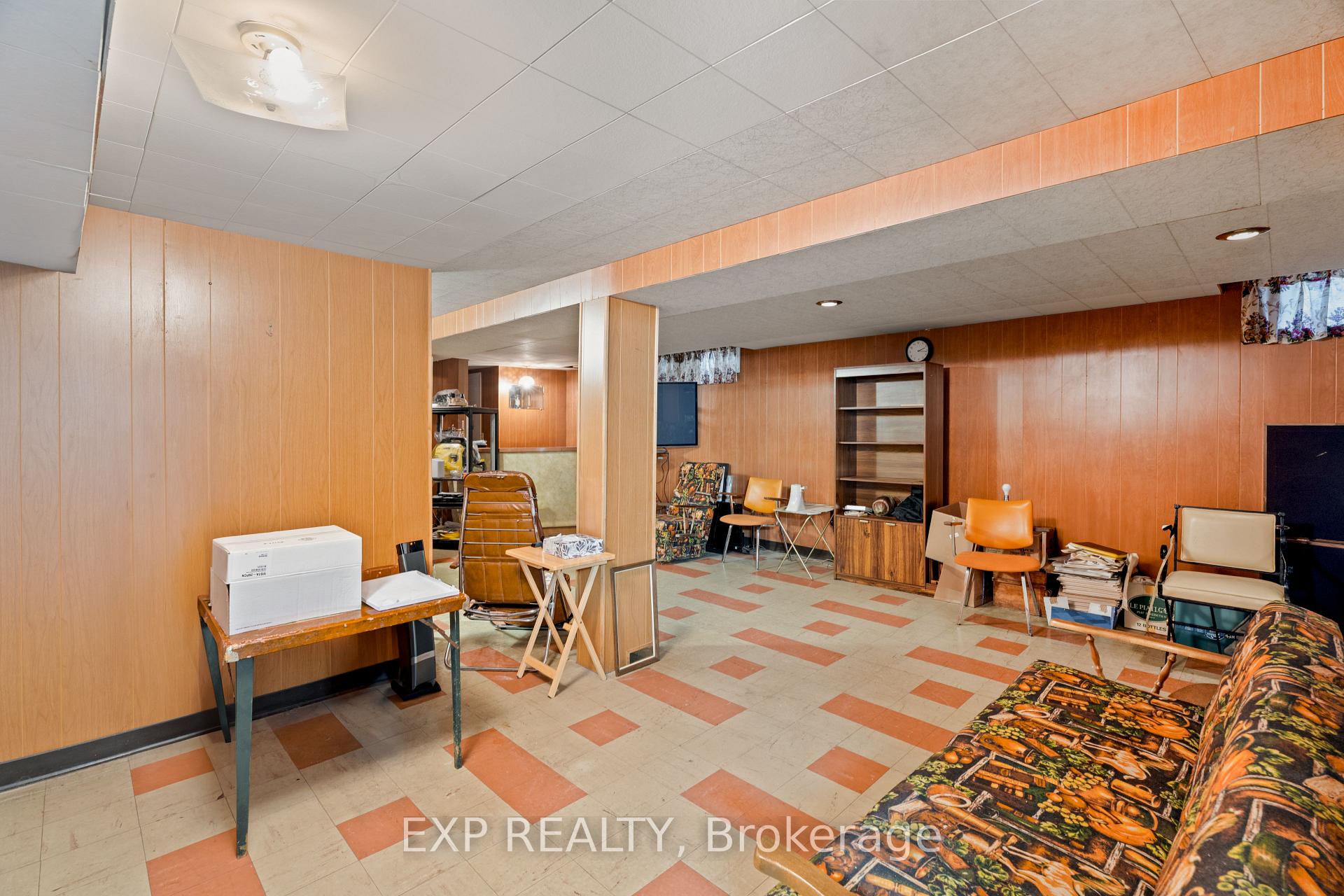 Photo 35 of 1233 Meadowlands Drive E, Ottawa, City View/Skyline/Fisher Heights/Parkwood Hills — HOMEH