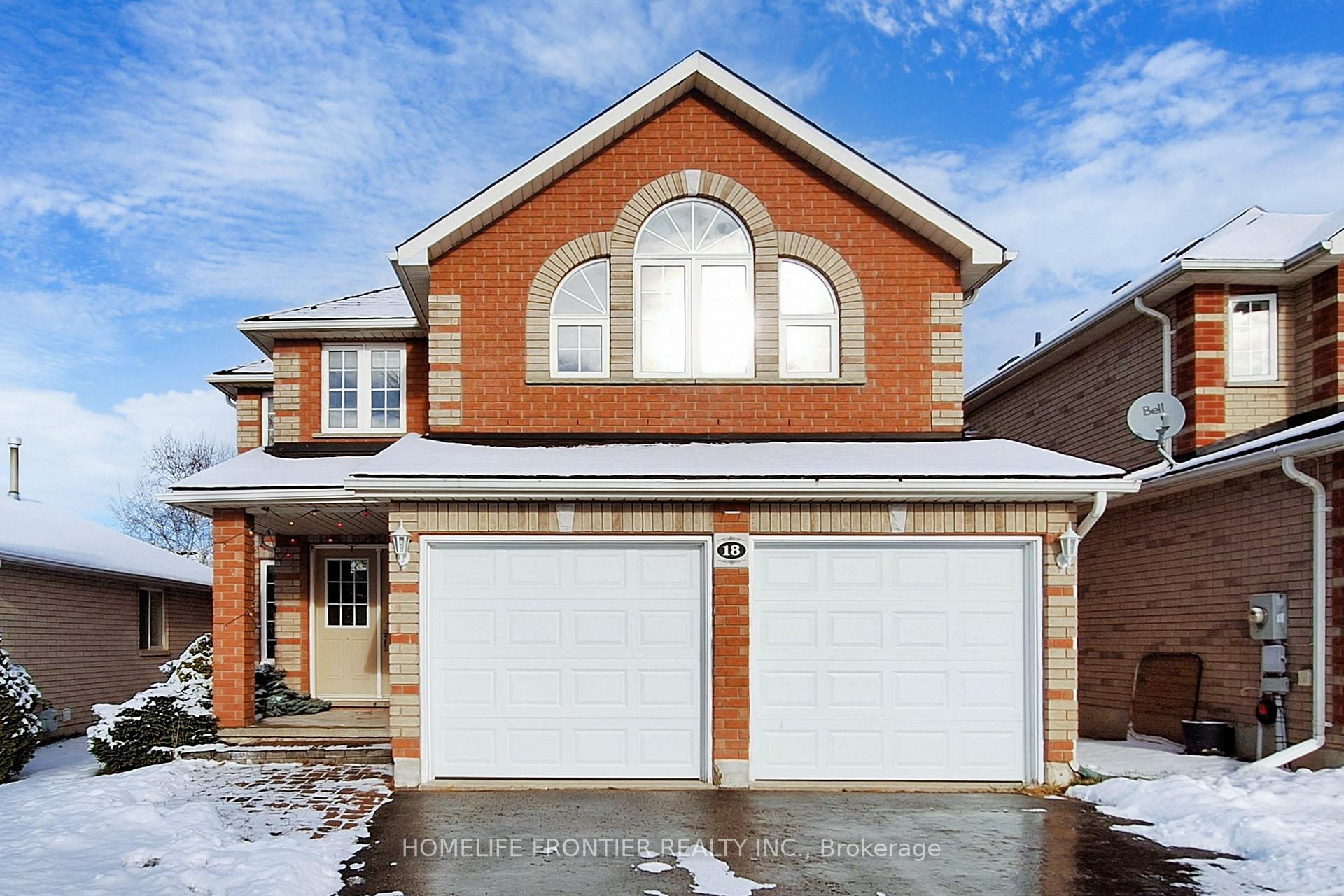 Photo 1 of 18 Benjamin Lane, Barrie, Painswick South — HOMEH