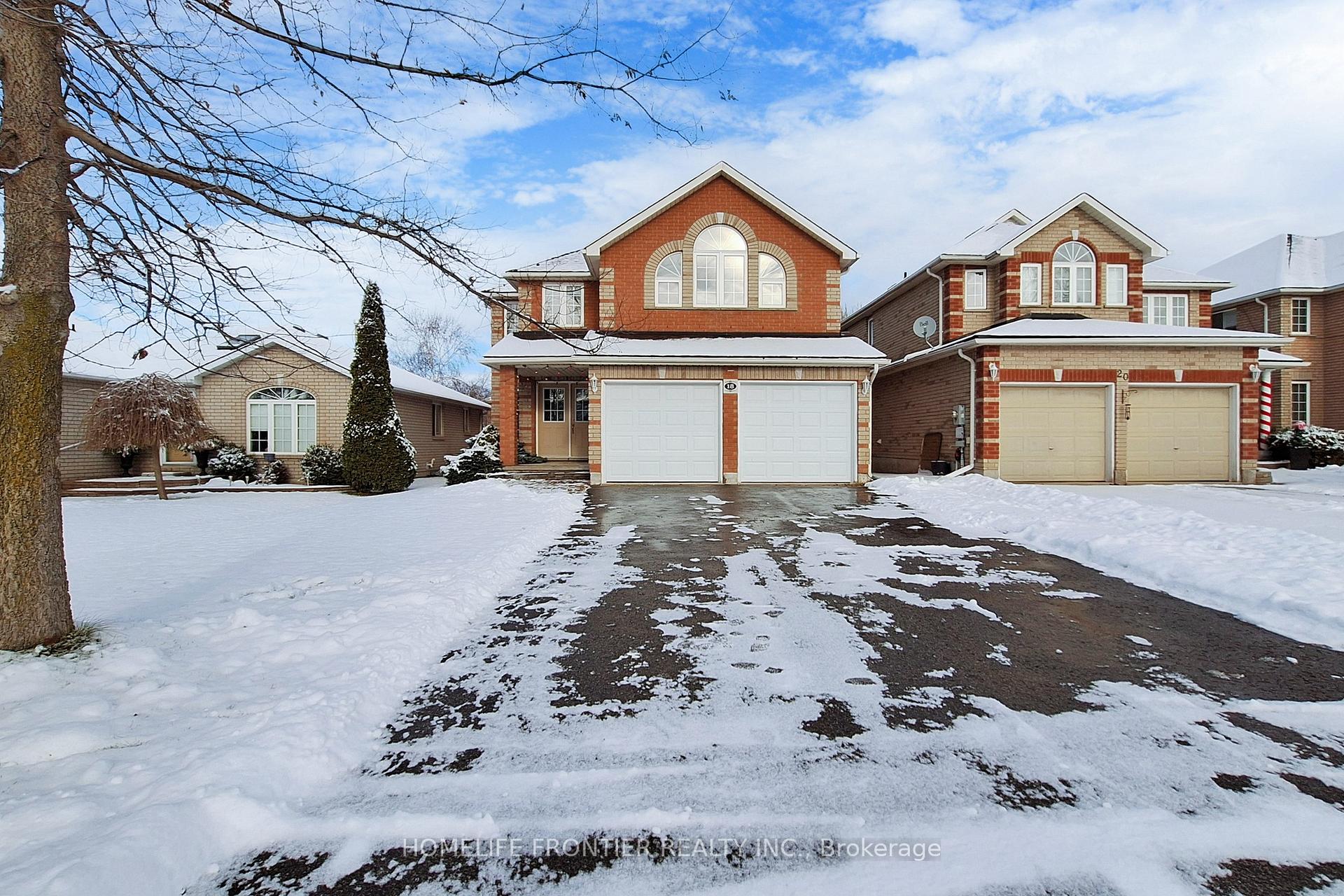 Photo 2 of 18 Benjamin Lane, Barrie, Painswick South — HOMEH