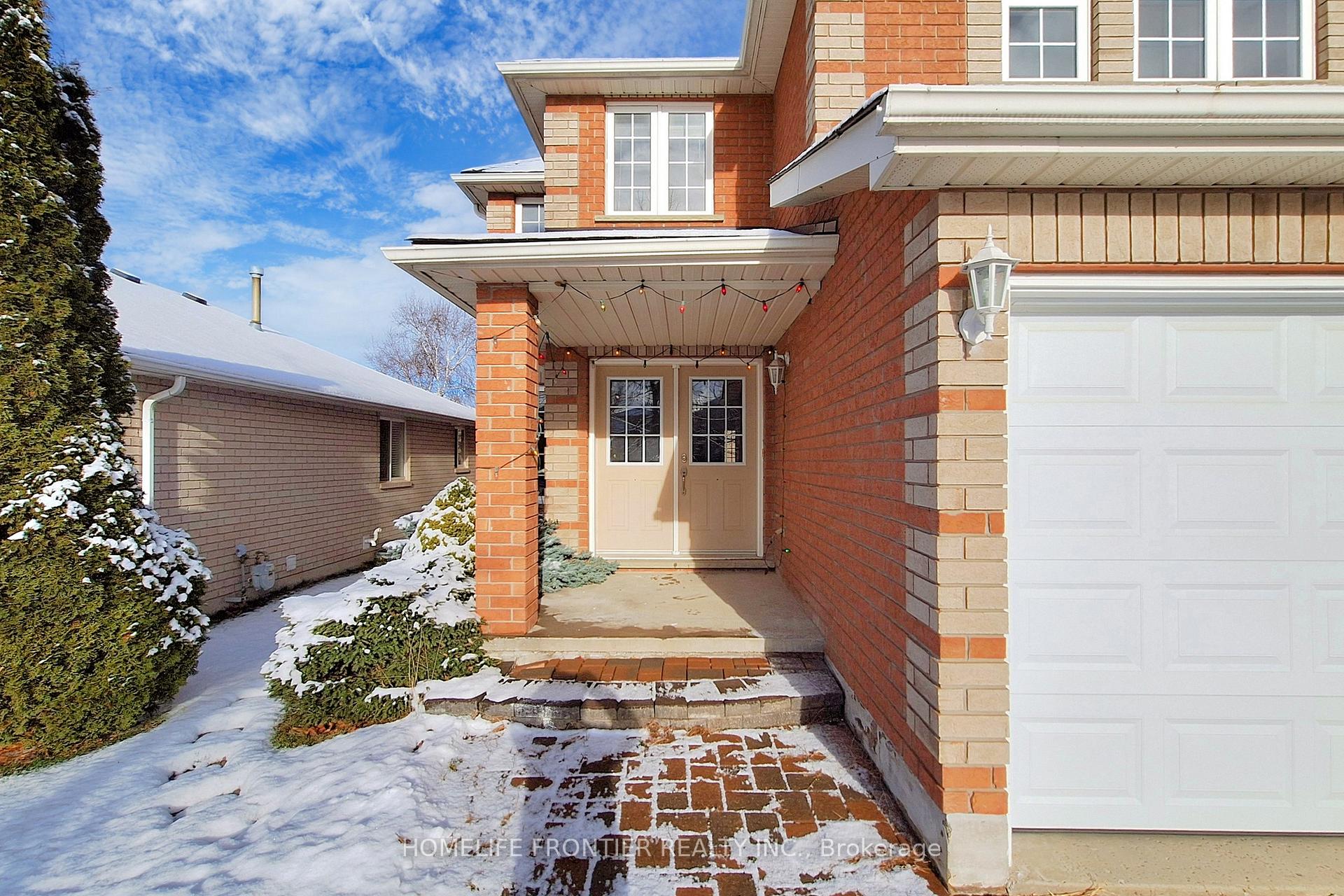 Photo 4 of 18 Benjamin Lane, Barrie, Painswick South — HOMEH