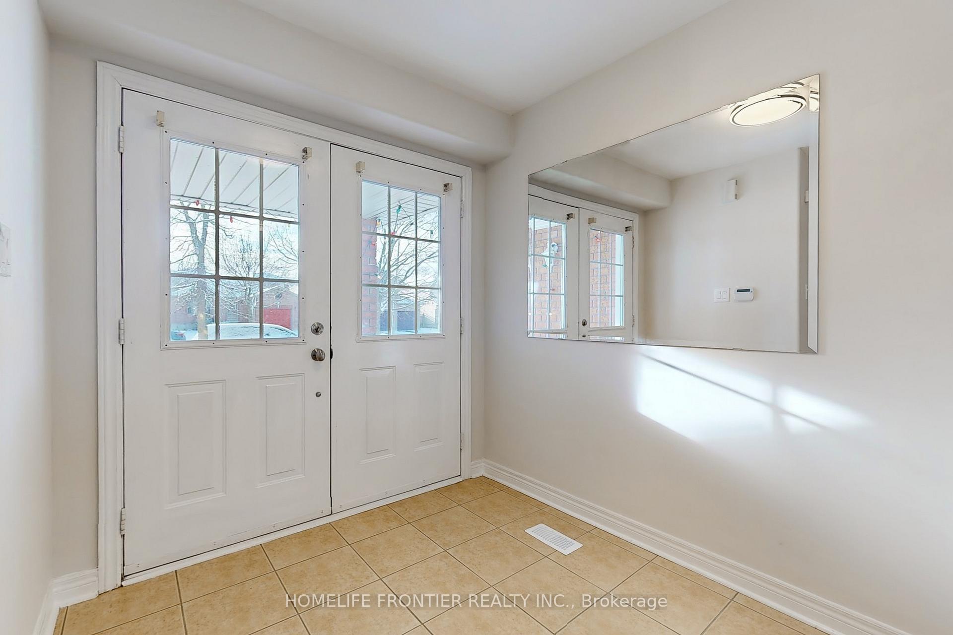 Photo 5 of 18 Benjamin Lane, Barrie, Painswick South — HOMEH