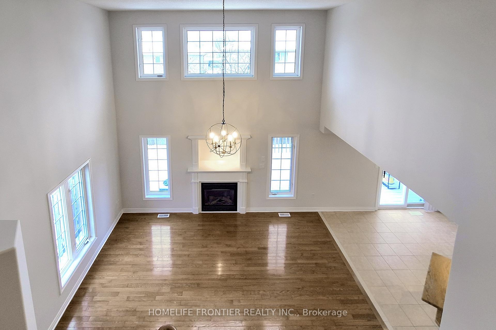 Photo 6 of 18 Benjamin Lane, Barrie, Painswick South — HOMEH