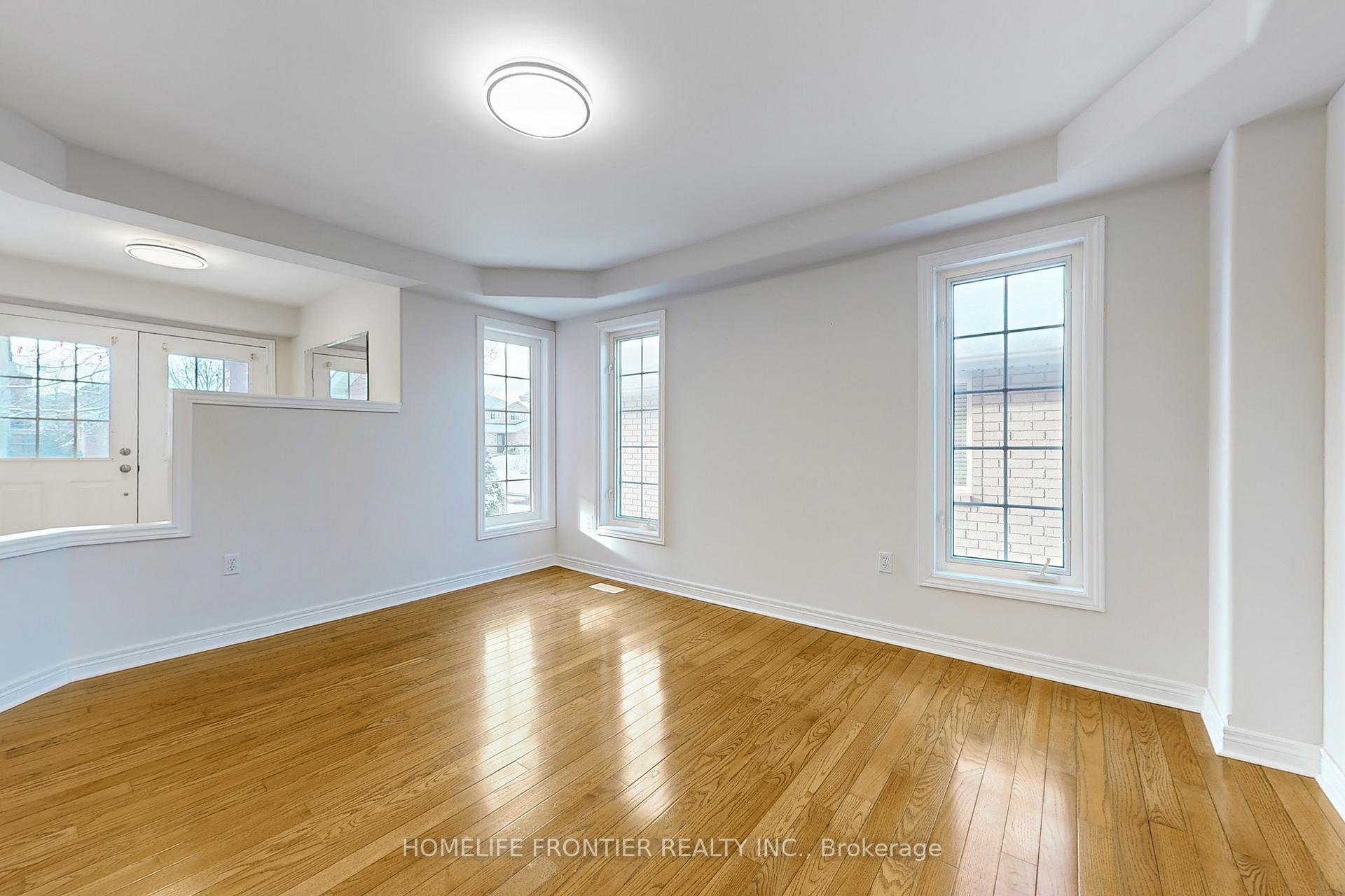 Photo 8 of 18 Benjamin Lane, Barrie, Painswick South — HOMEH