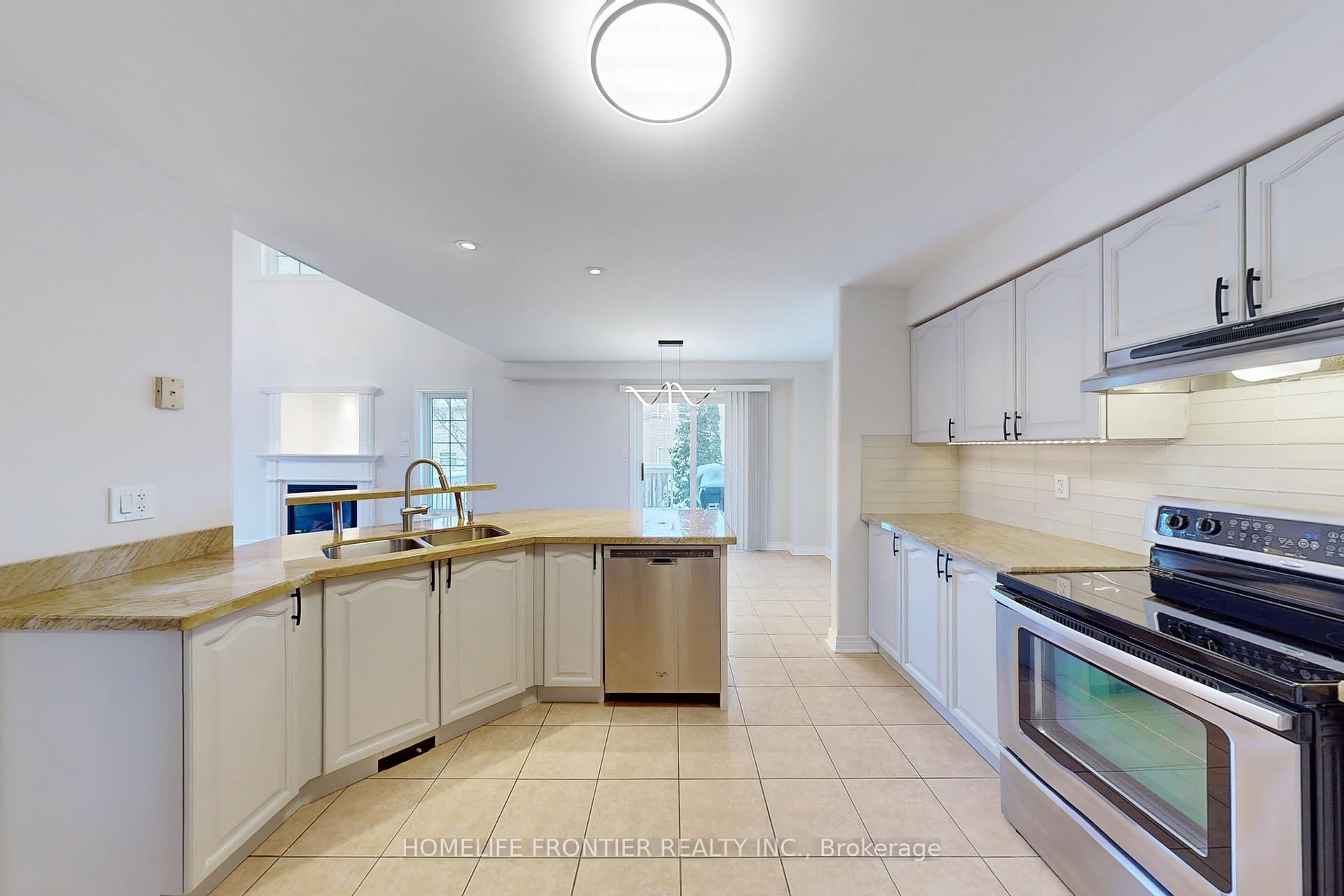 Photo 20 of 18 Benjamin Lane, Barrie, Painswick South — HOMEH
