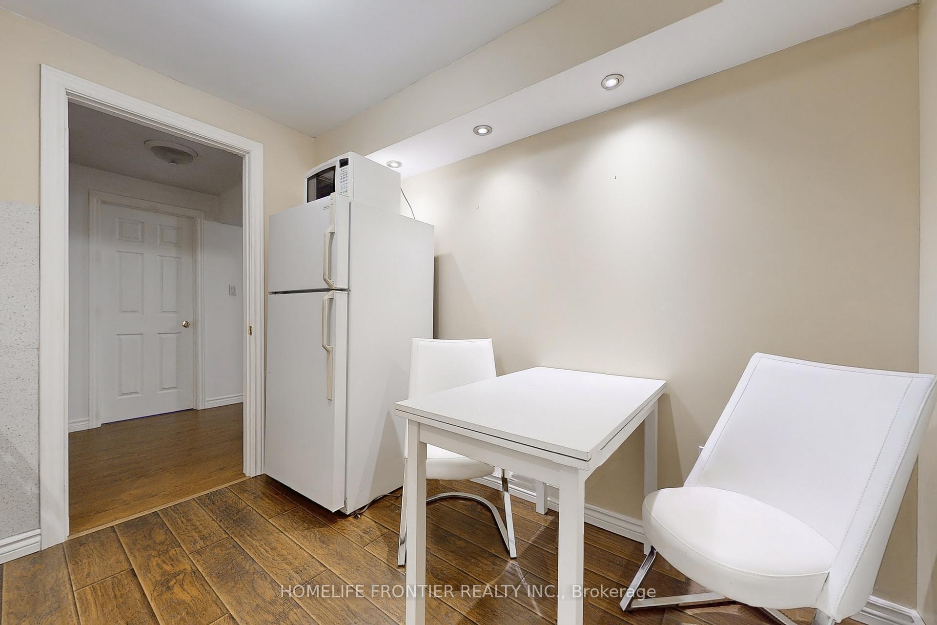 Photo 36 of 18 Benjamin Lane, Barrie, Painswick South — HOMEH