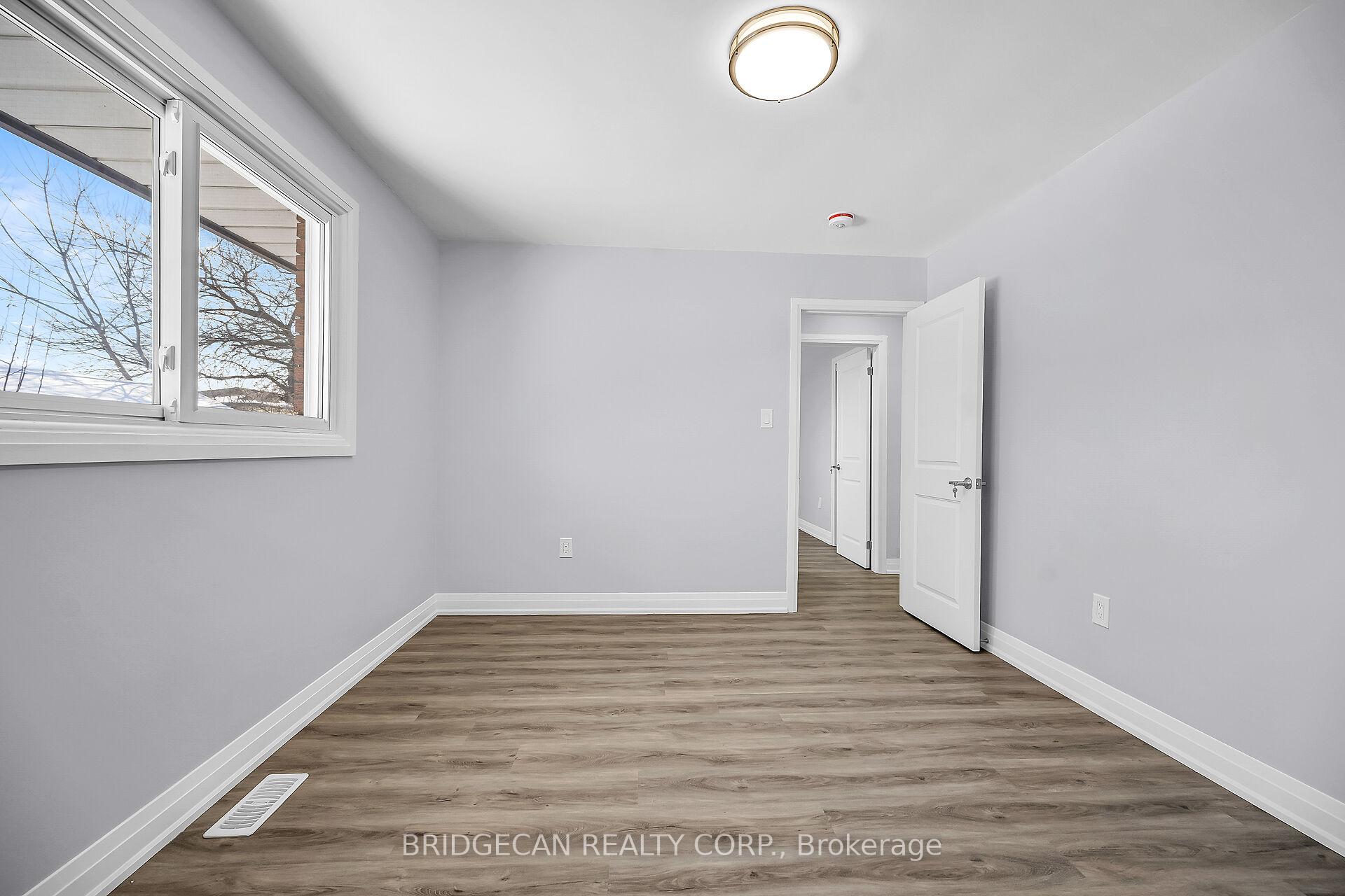 Photo 13 of 180 Oakland Drive, Hamilton, Kentley — HOMEH
