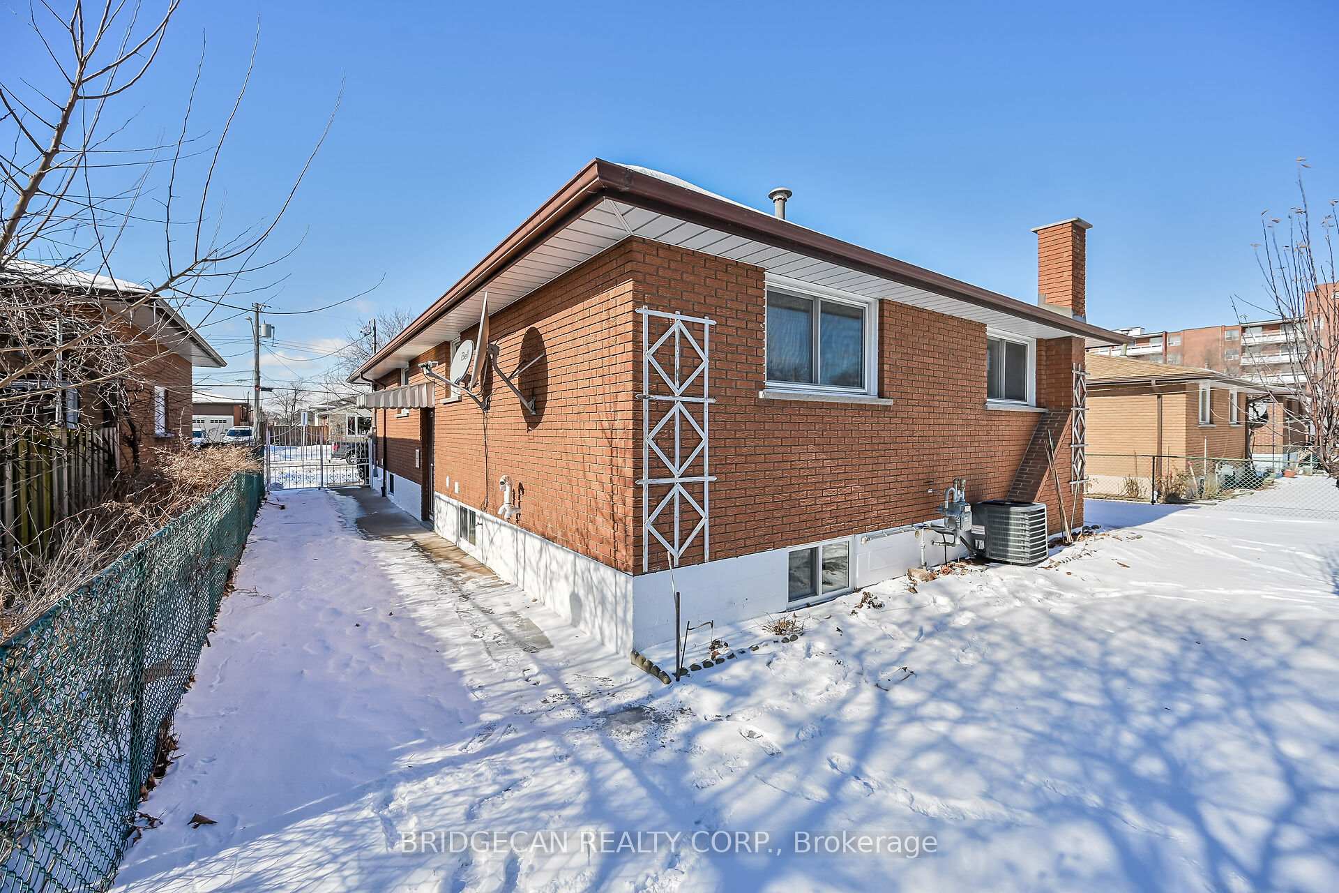 Photo 39 of 180 Oakland Drive, Hamilton, Kentley — HOMEH
