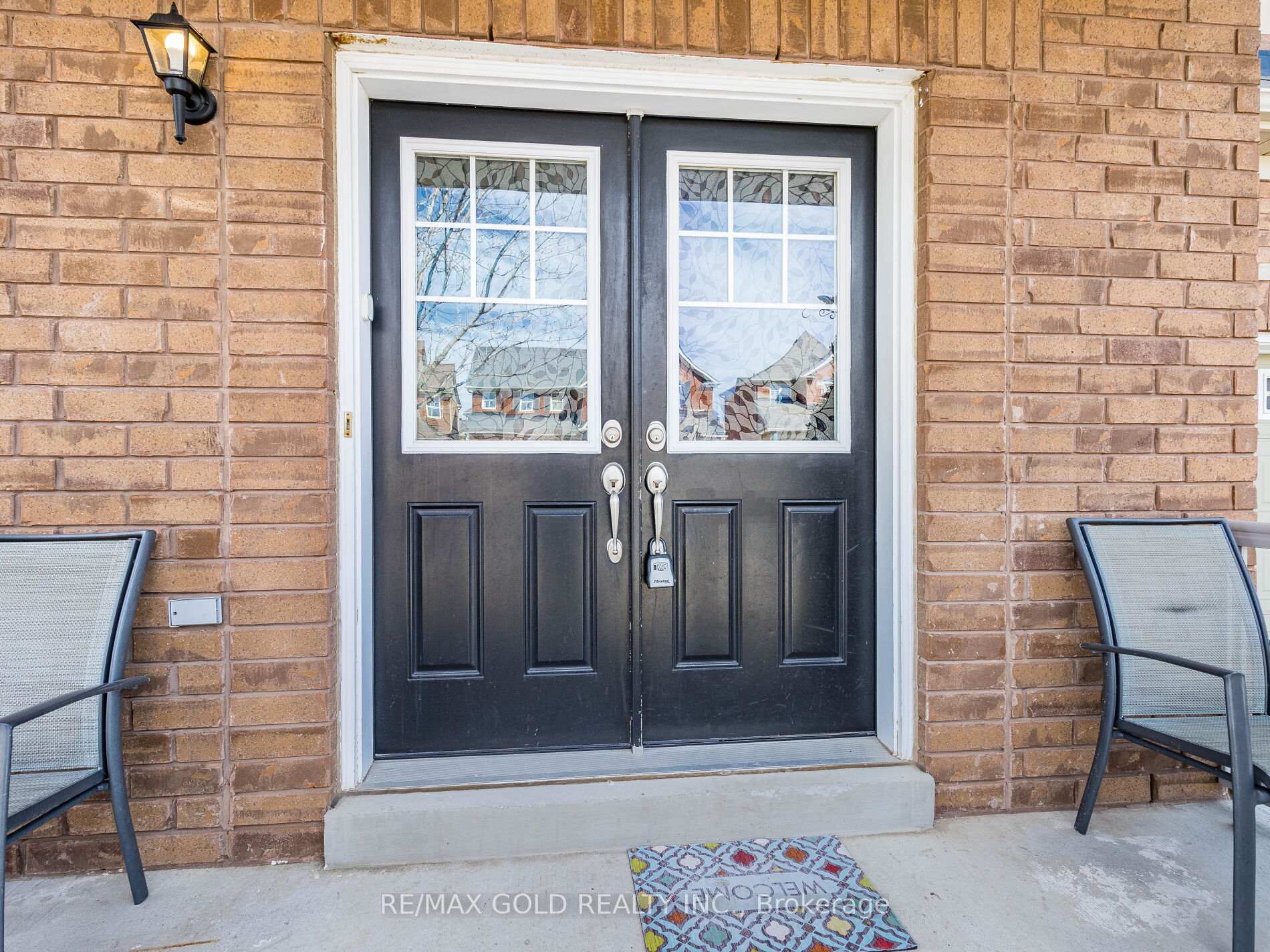 Photo 5 of 221 Valleyway Drive, Brampton, Credit Valley — HOMEH