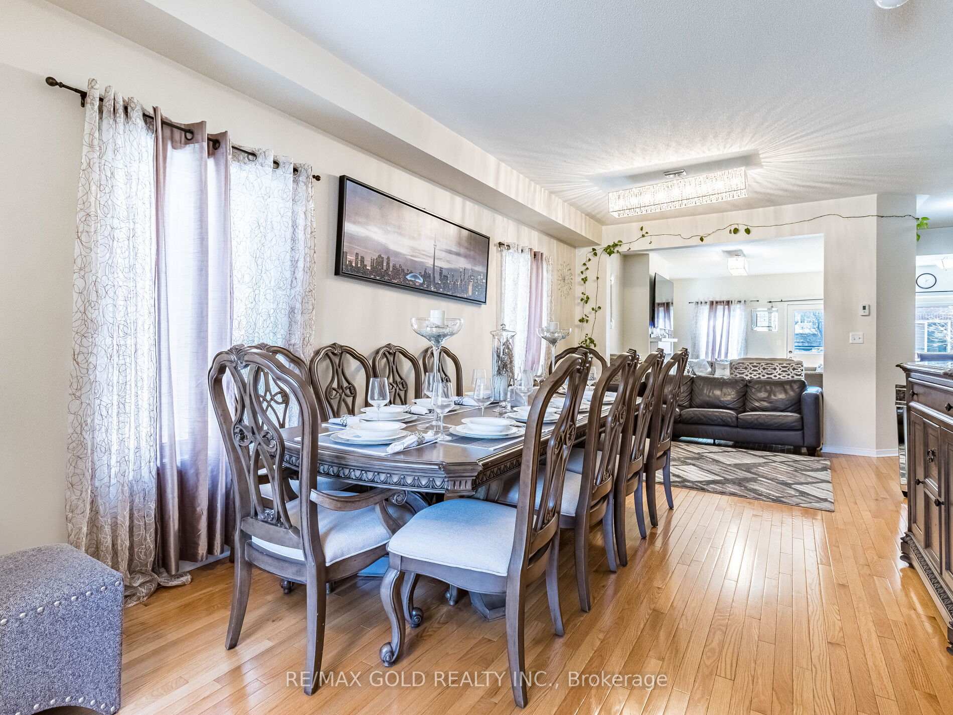 Photo 9 of 221 Valleyway Drive, Brampton, Credit Valley — HOMEH