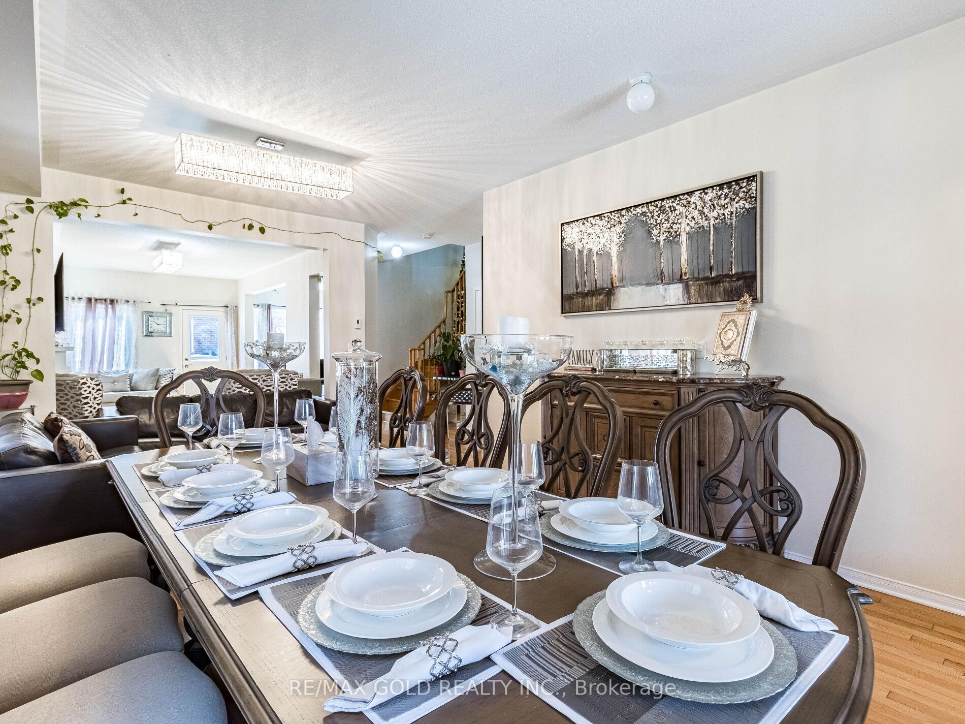 Photo 10 of 221 Valleyway Drive, Brampton, Credit Valley — HOMEH