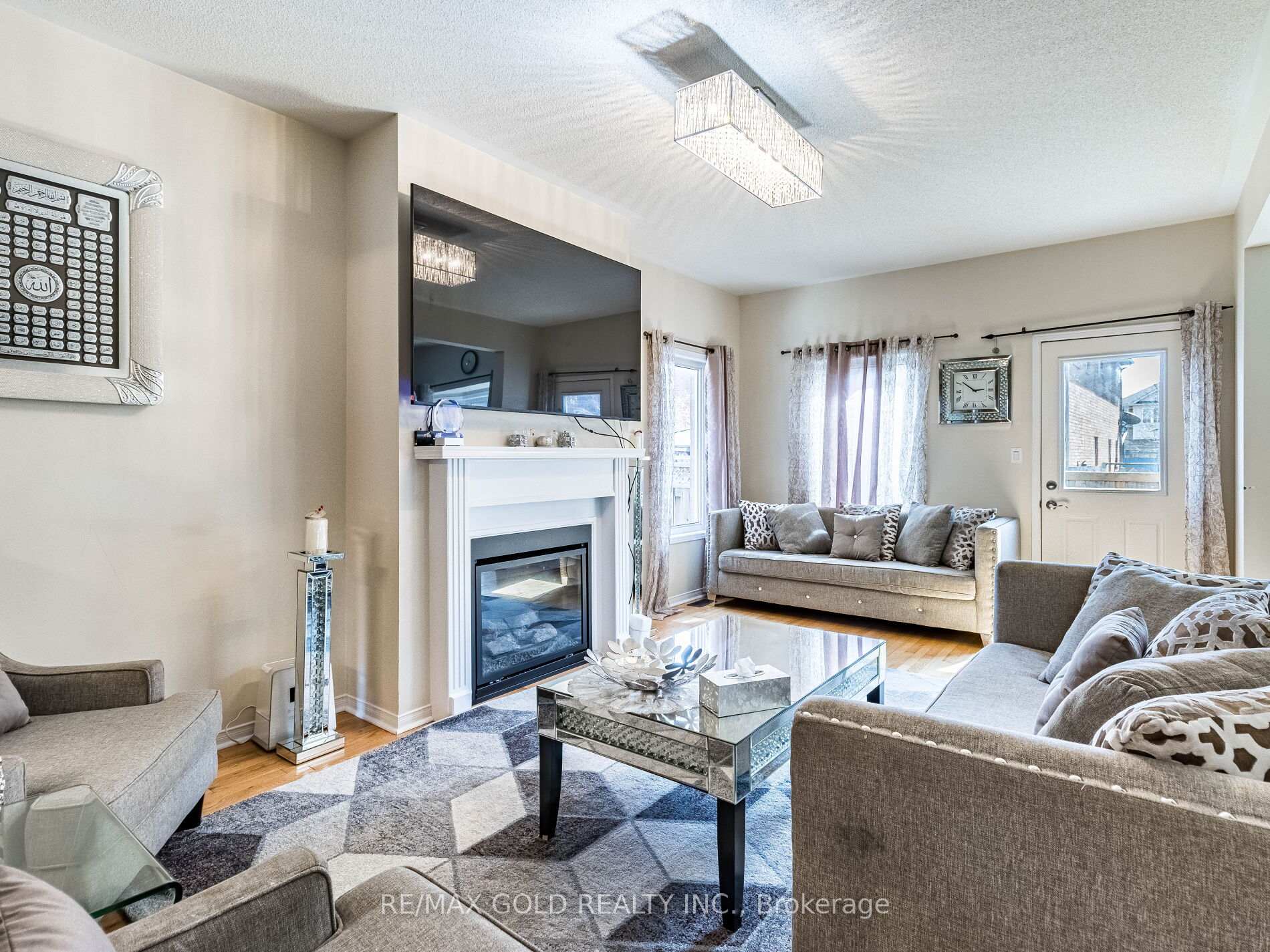 Photo 14 of 221 Valleyway Drive, Brampton, Credit Valley — HOMEH