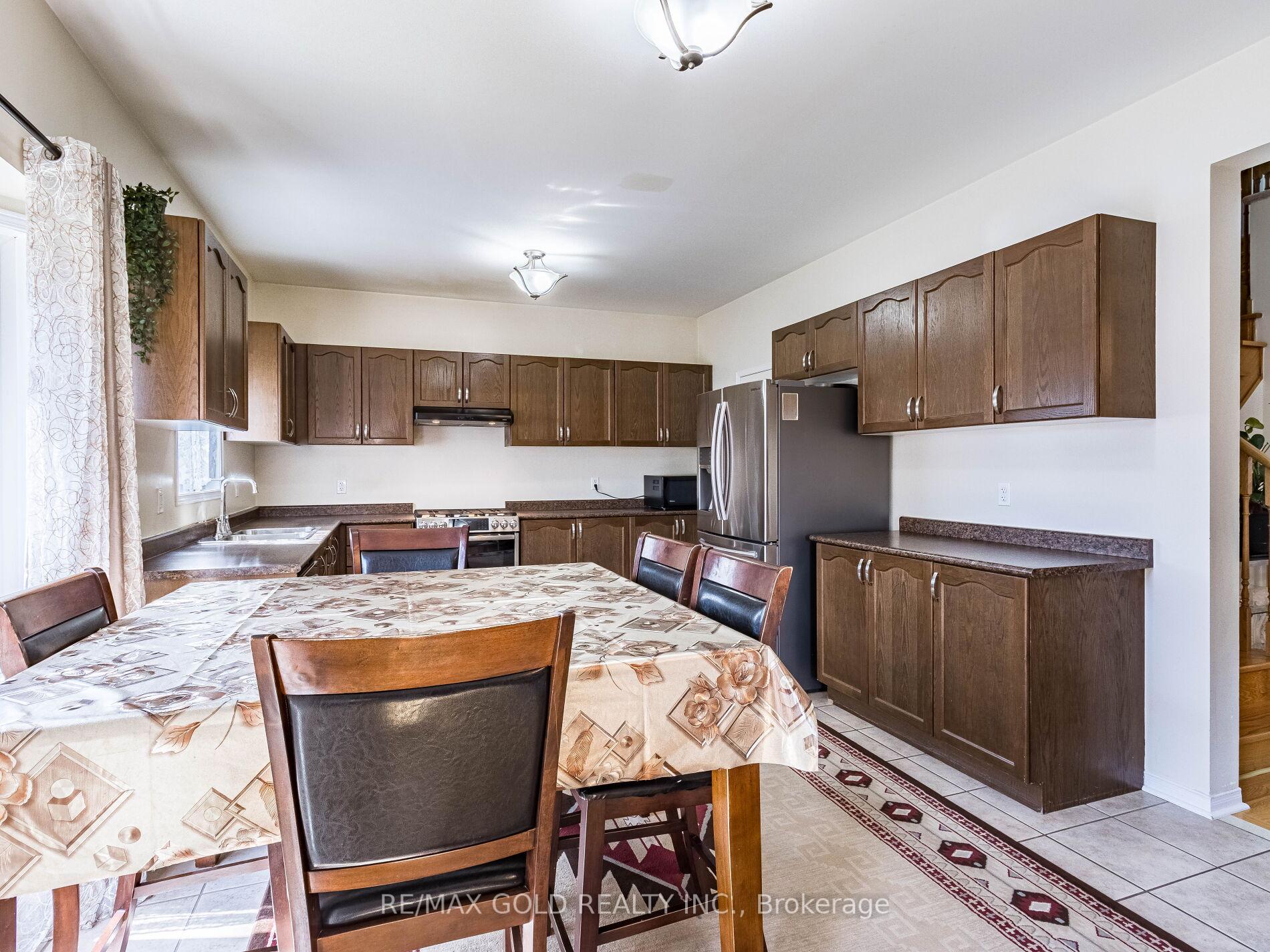 Photo 16 of 221 Valleyway Drive, Brampton, Credit Valley — HOMEH