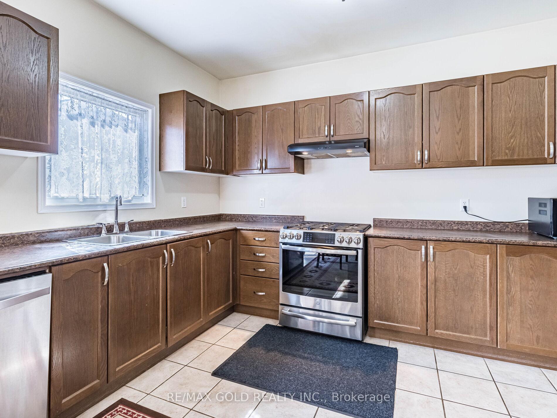 Photo 18 of 221 Valleyway Drive, Brampton, Credit Valley — HOMEH