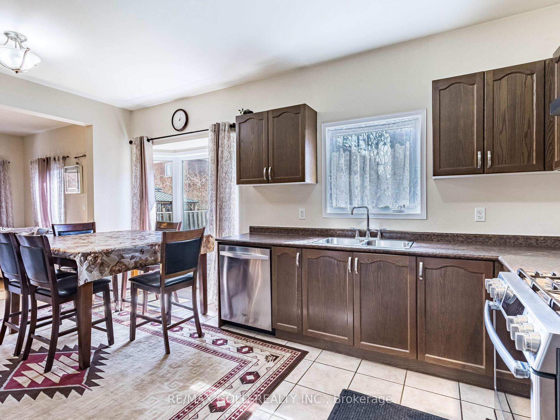 Photo 20 of 221 Valleyway Drive, Brampton, Credit Valley — HOMEH