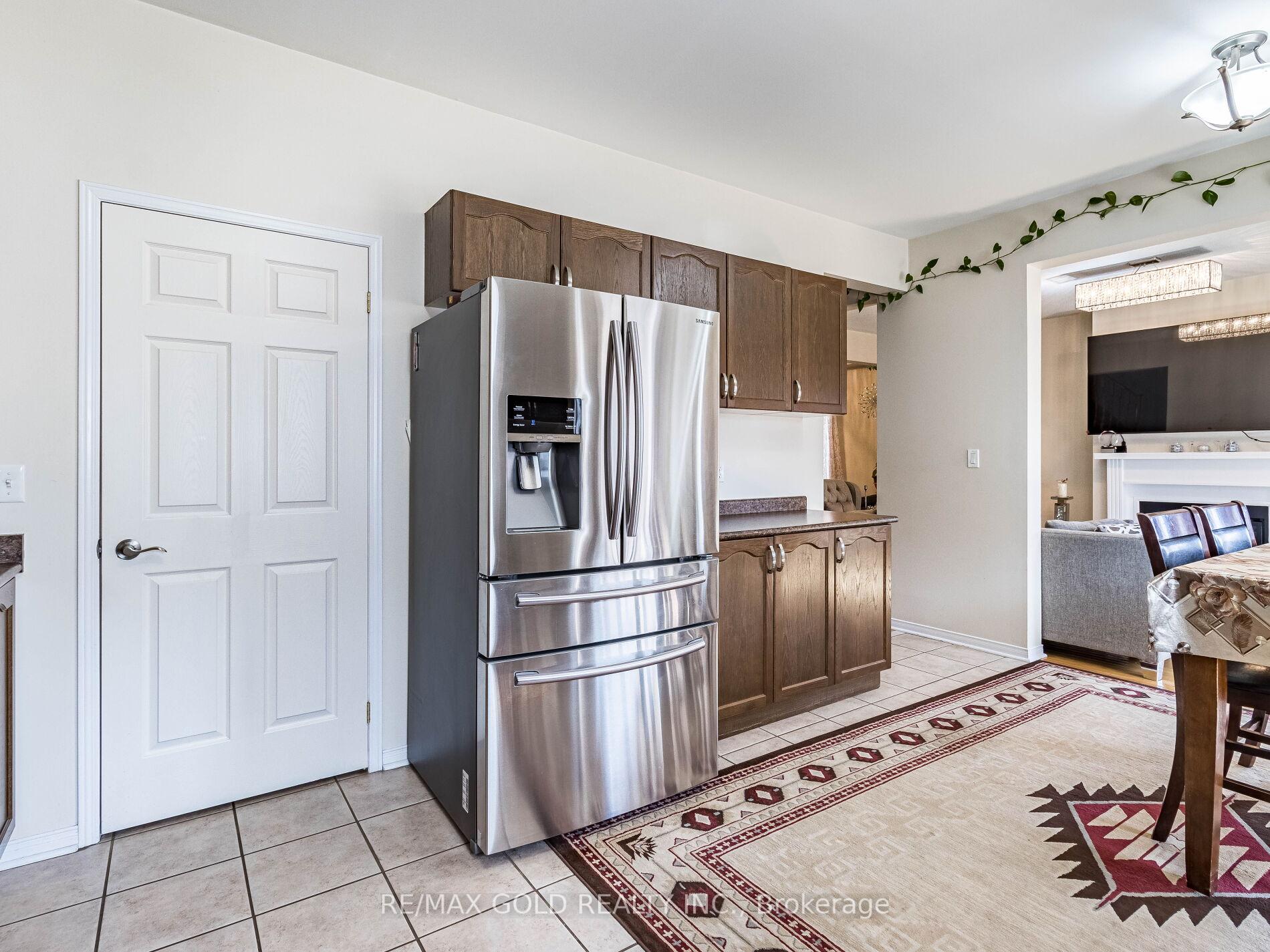 Photo 21 of 221 Valleyway Drive, Brampton, Credit Valley — HOMEH