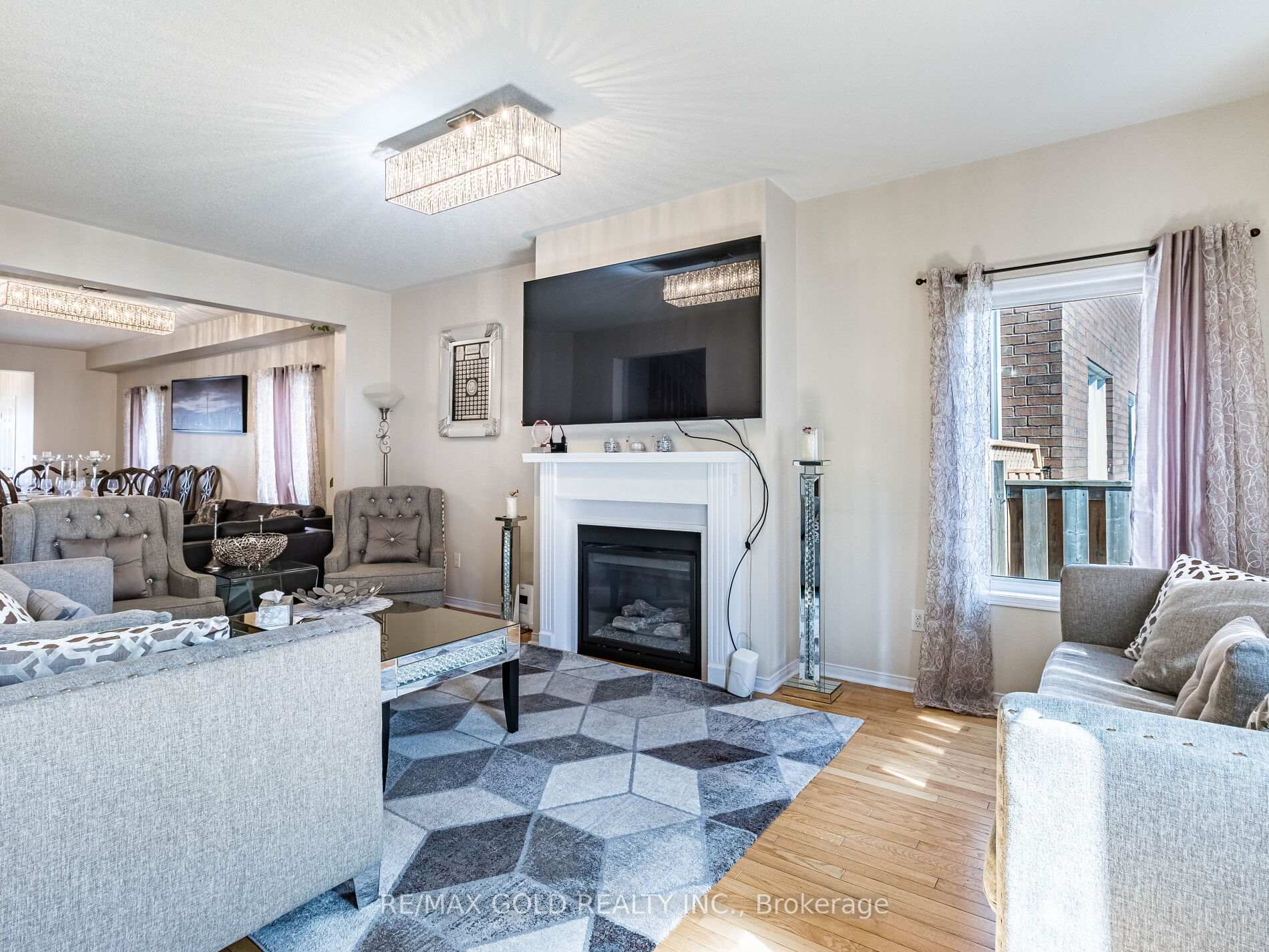 Photo 23 of 221 Valleyway Drive, Brampton, Credit Valley — HOMEH