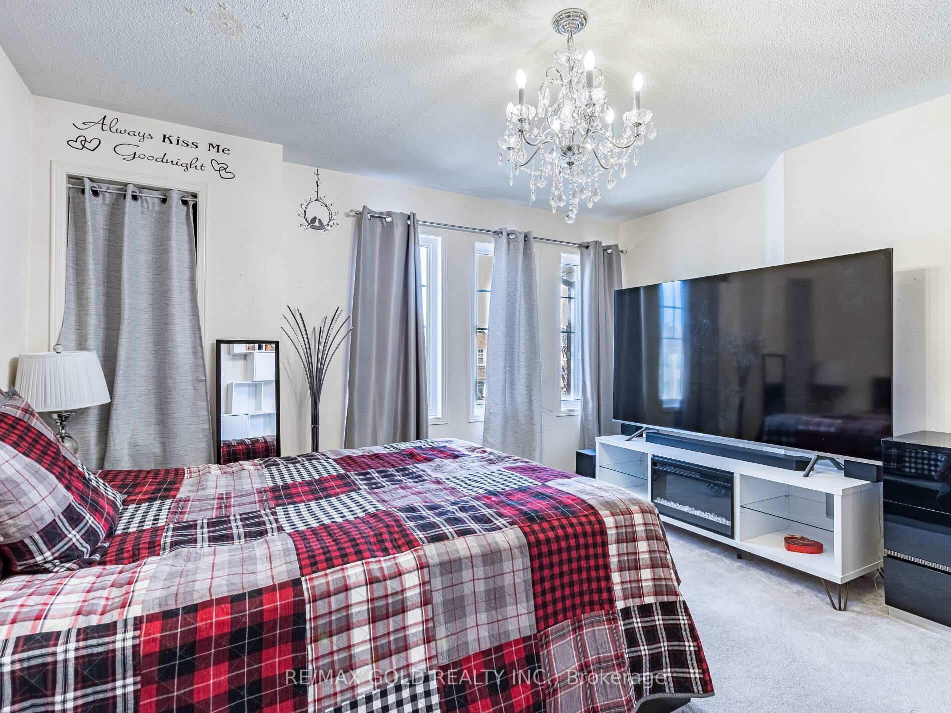 Photo 28 of 221 Valleyway Drive, Brampton, Credit Valley — HOMEH