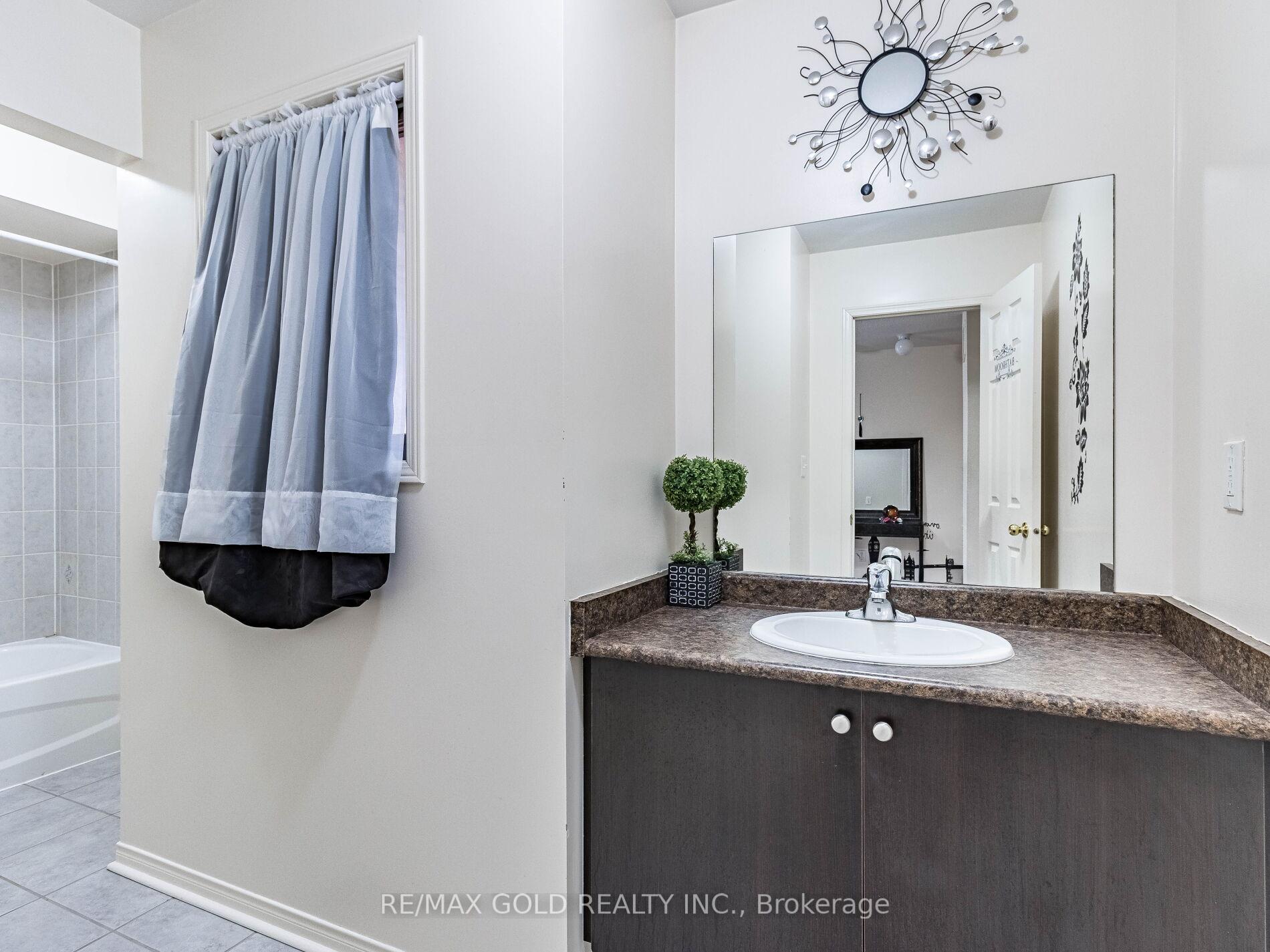 Photo 30 of 221 Valleyway Drive, Brampton, Credit Valley — HOMEH