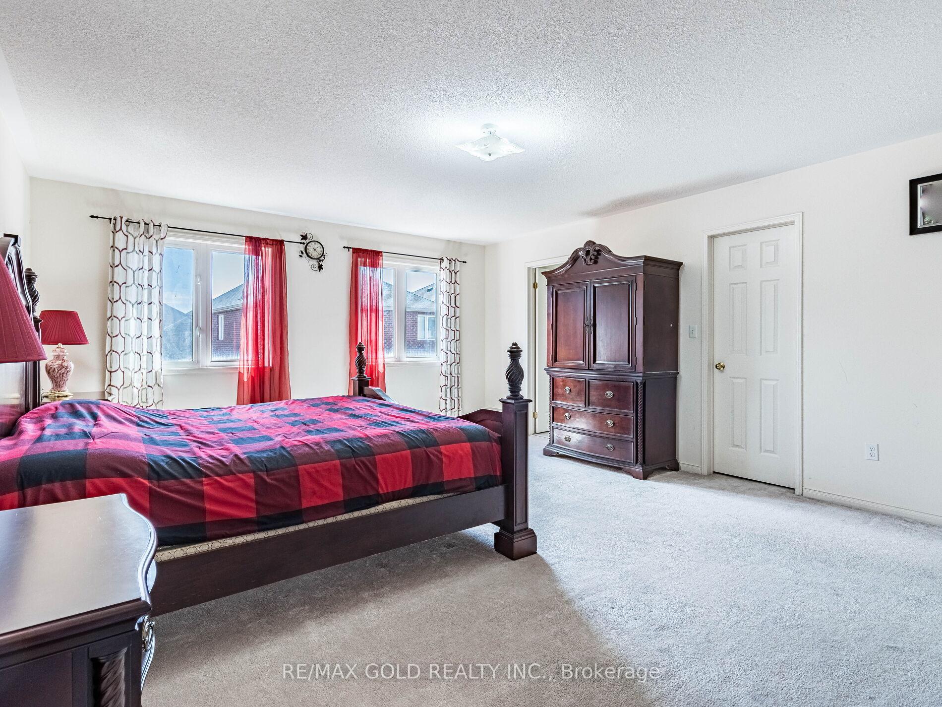Photo 37 of 221 Valleyway Drive, Brampton, Credit Valley — HOMEH