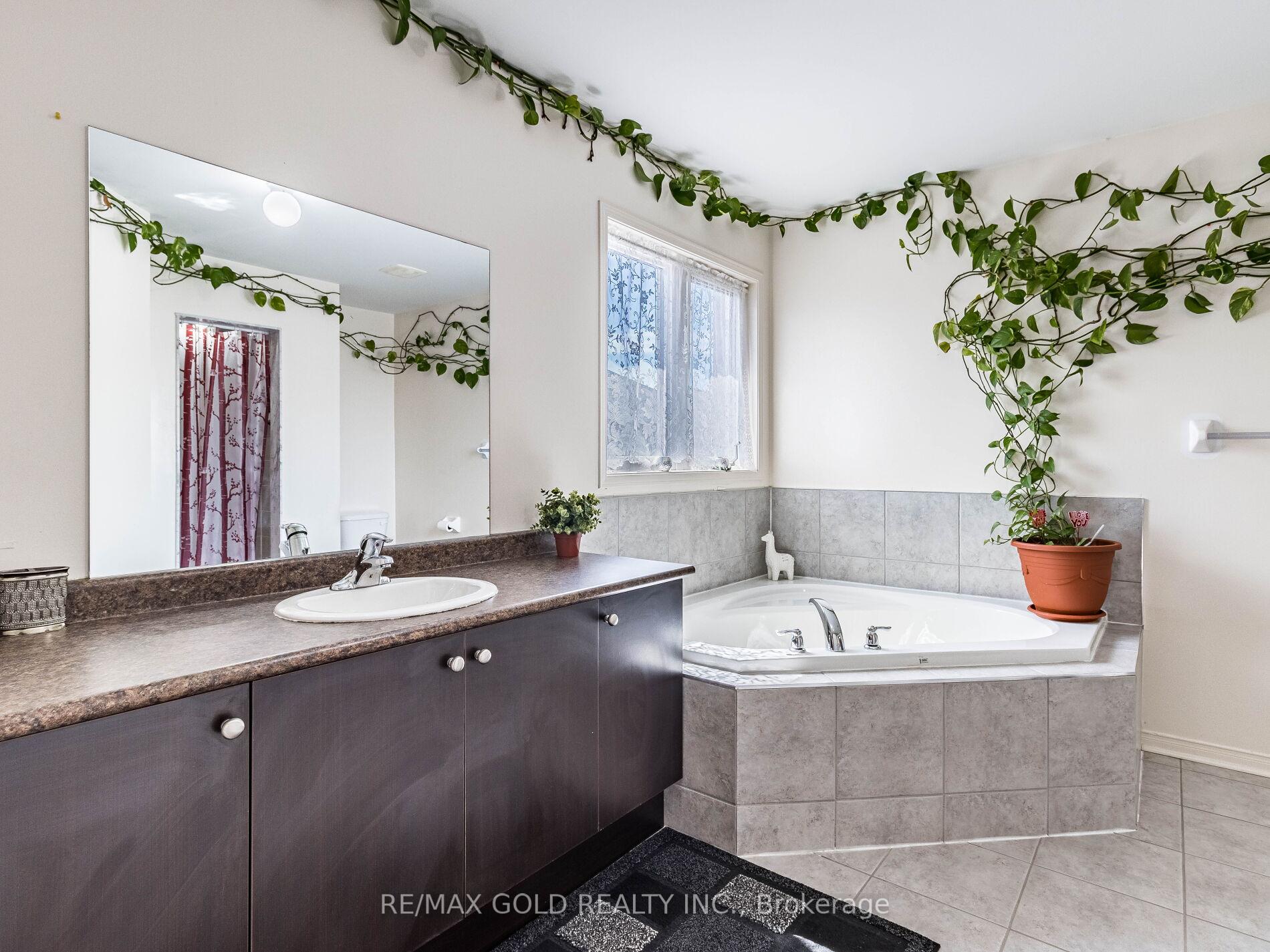 Photo 38 of 221 Valleyway Drive, Brampton, Credit Valley — HOMEH
