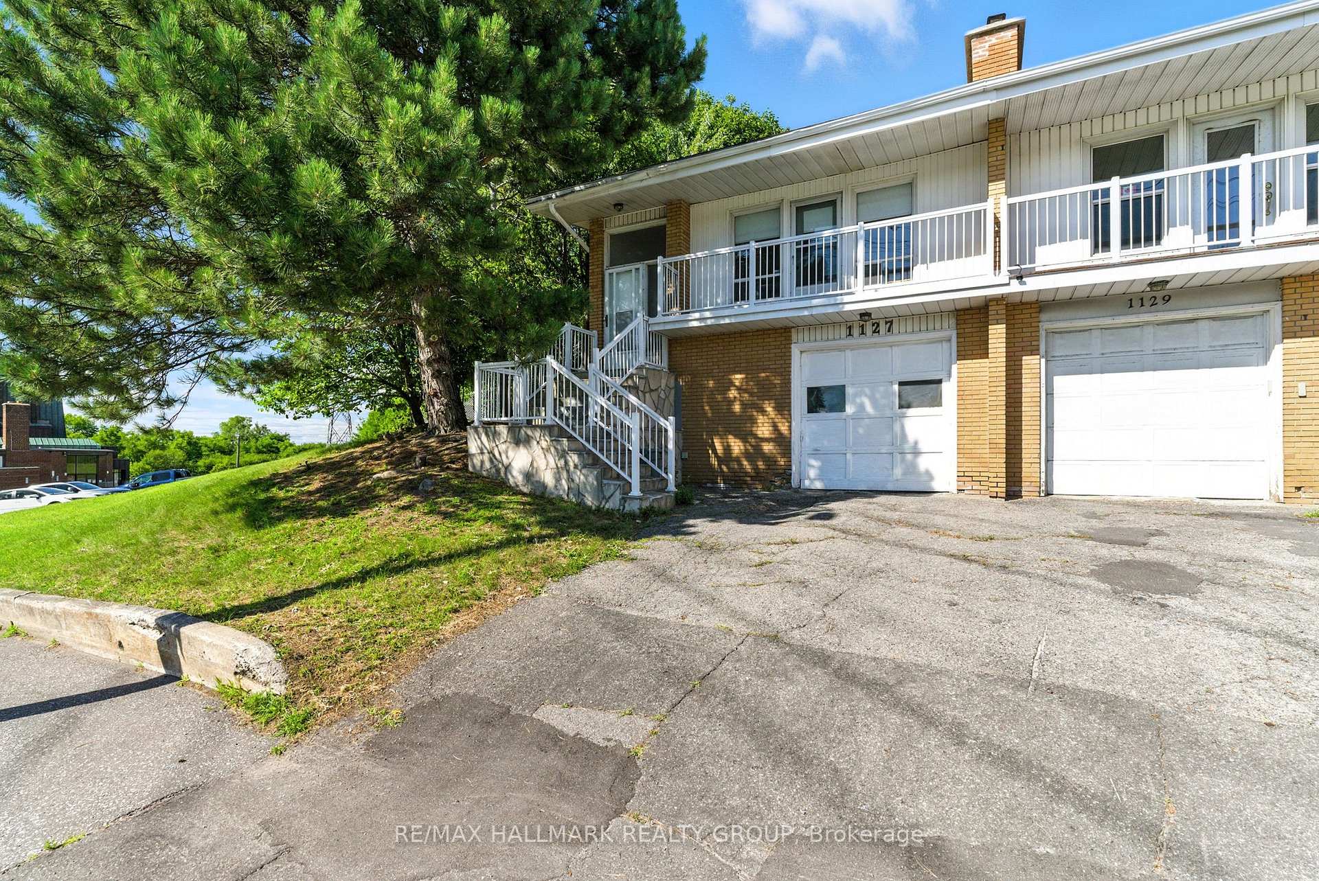 Photo 2 of 1127 Maitland Avenue, Ottawa, Copeland Park — HOMEH