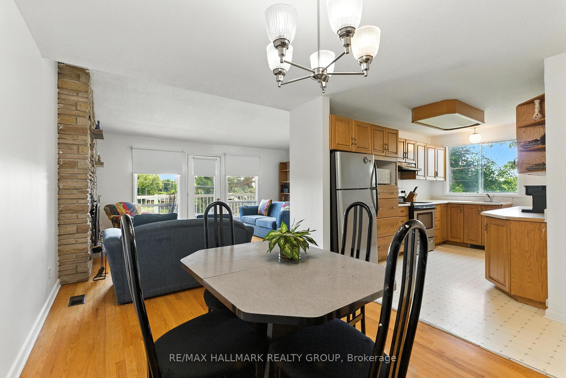 Photo 11 of 1127 Maitland Avenue, Ottawa, Copeland Park — HOMEH