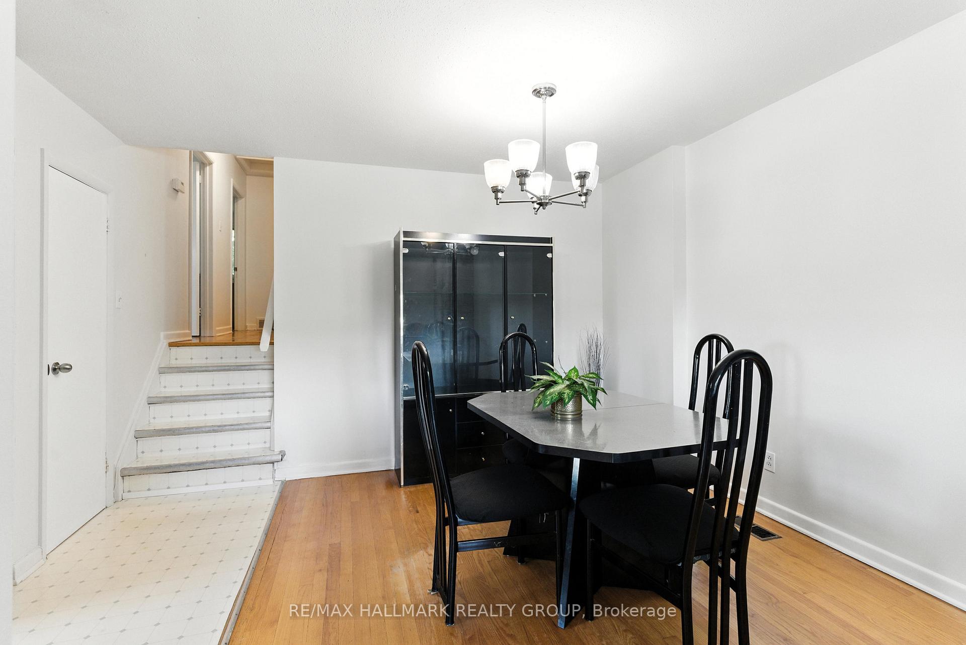Photo 12 of 1127 Maitland Avenue, Ottawa, Copeland Park — HOMEH