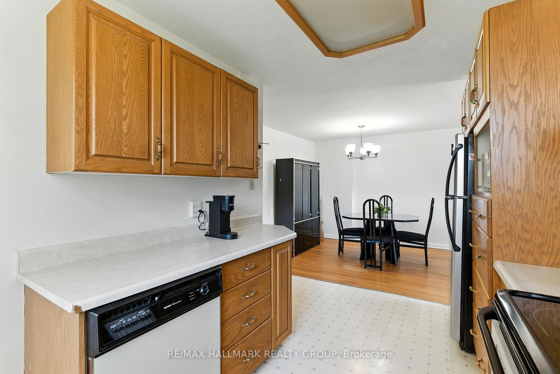 Photo 17 of 1127 Maitland Avenue, Ottawa, Copeland Park — HOMEH