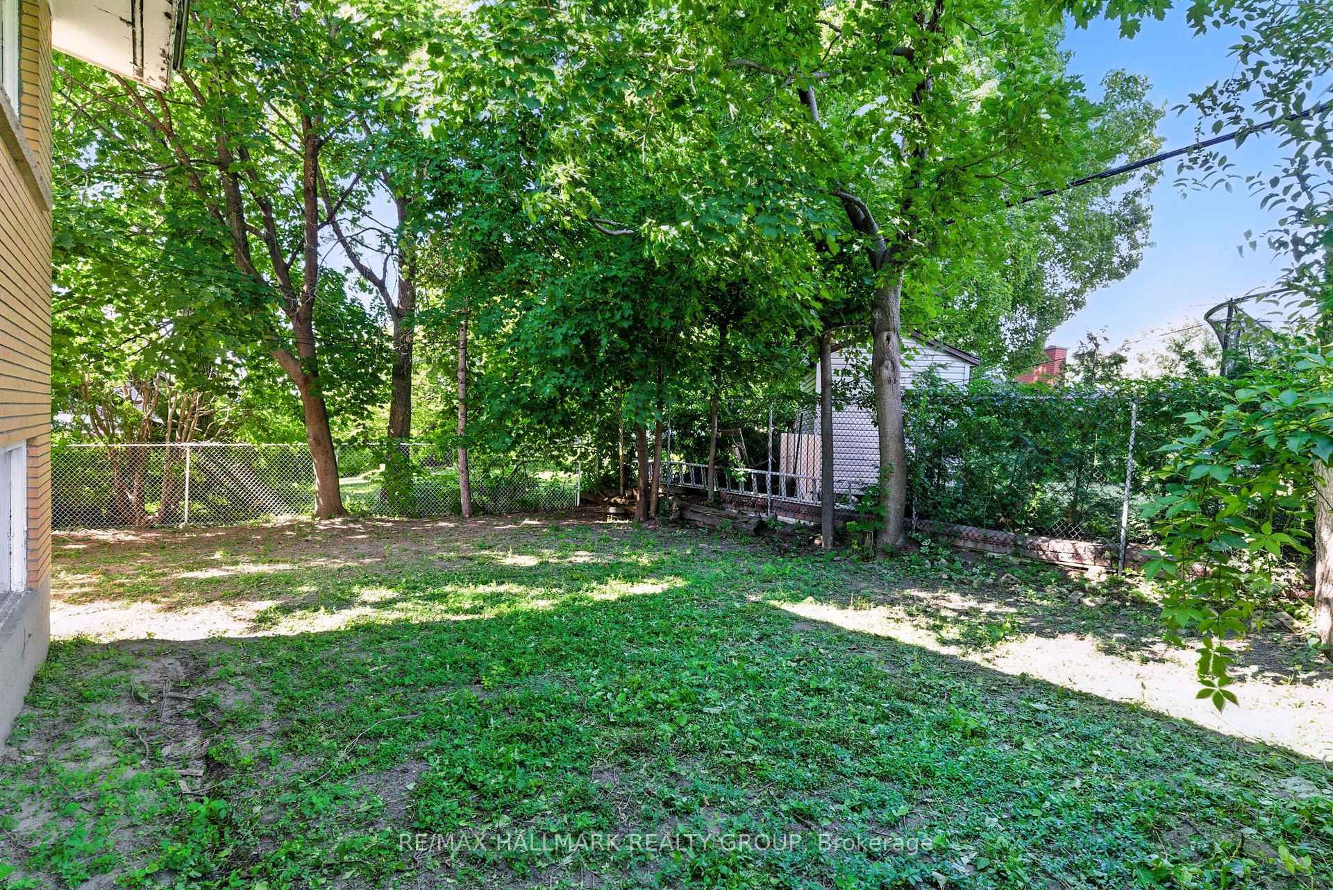 Photo 39 of 1127 Maitland Avenue, Ottawa, Copeland Park — HOMEH