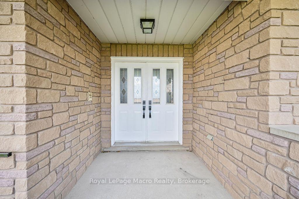 Photo 3 of 120 Second Road E, Hamilton, Stoney Creek — HOMEH