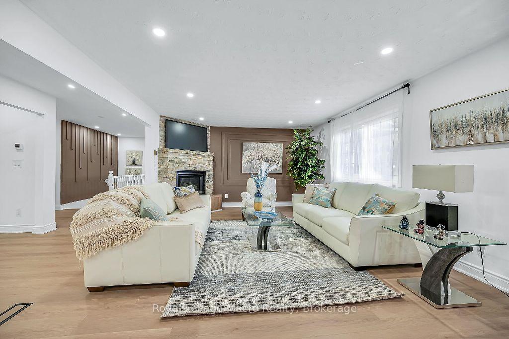 Photo 12 of 120 Second Road E, Hamilton, Stoney Creek — HOMEH