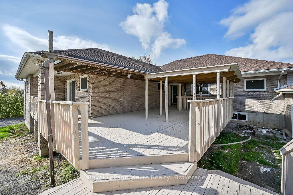 Photo 35 of 120 Second Road E, Hamilton, Stoney Creek — HOMEH