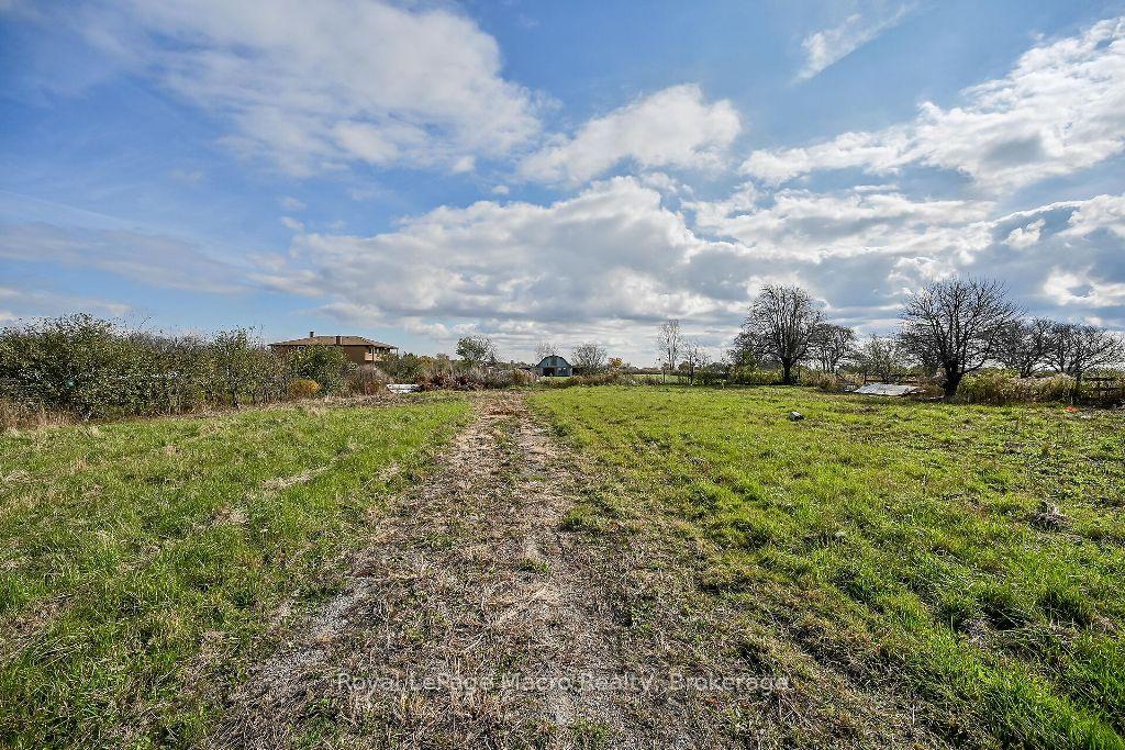 Photo 40 of 120 Second Road E, Hamilton, Stoney Creek — HOMEH