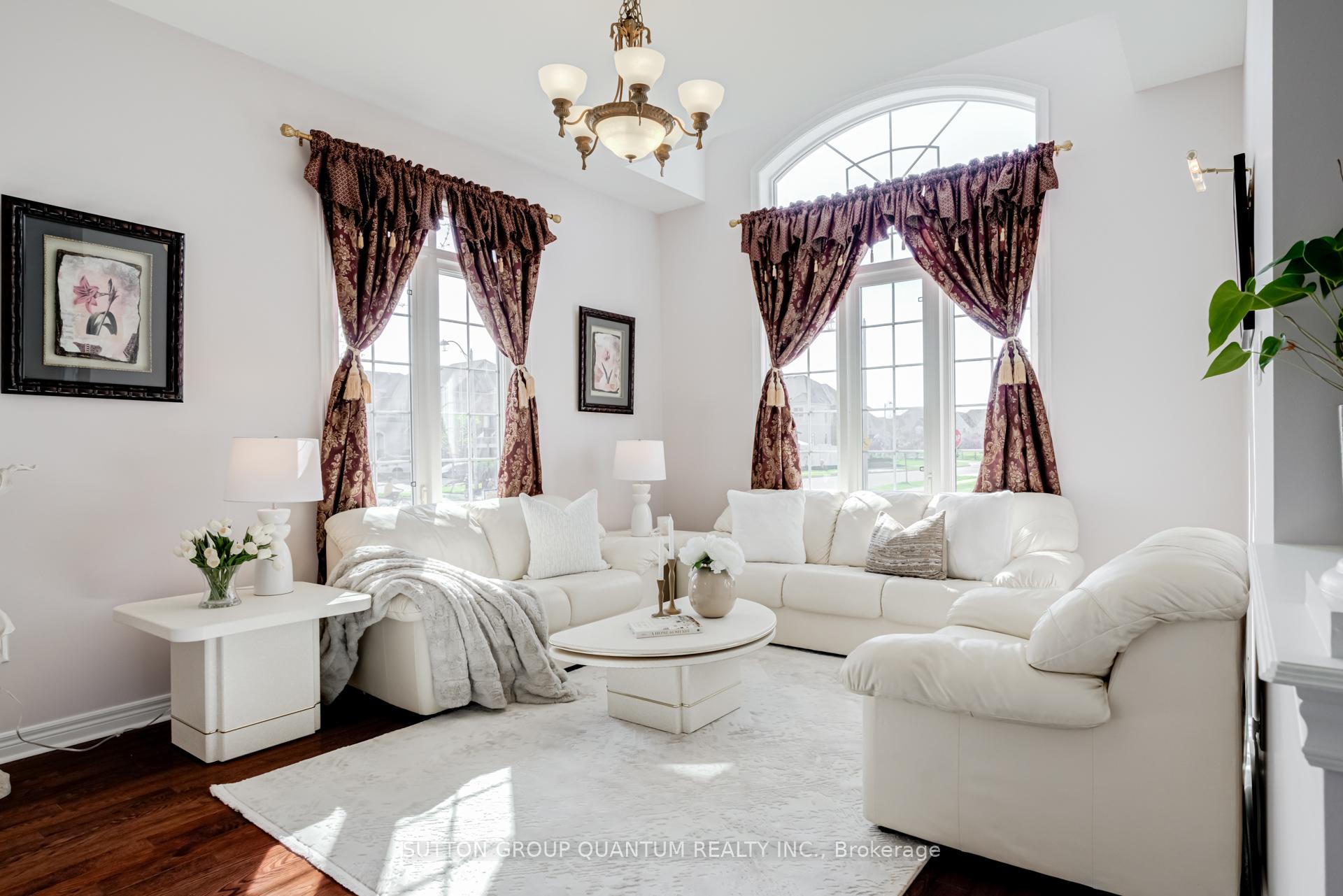 Photo 5 of 49 Supino Crescent, Brampton, Vales of Castlemore — HOMEH