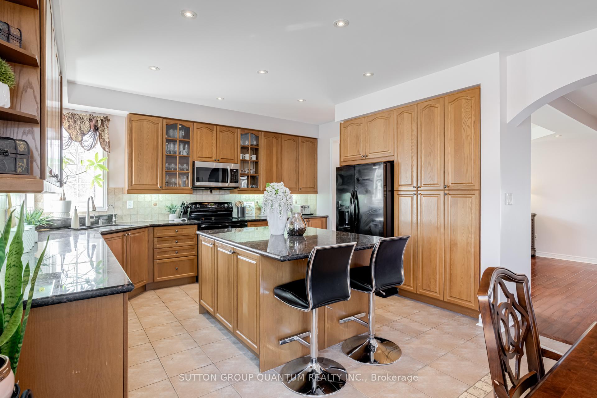 Photo 10 of 49 Supino Crescent, Brampton, Vales of Castlemore — HOMEH